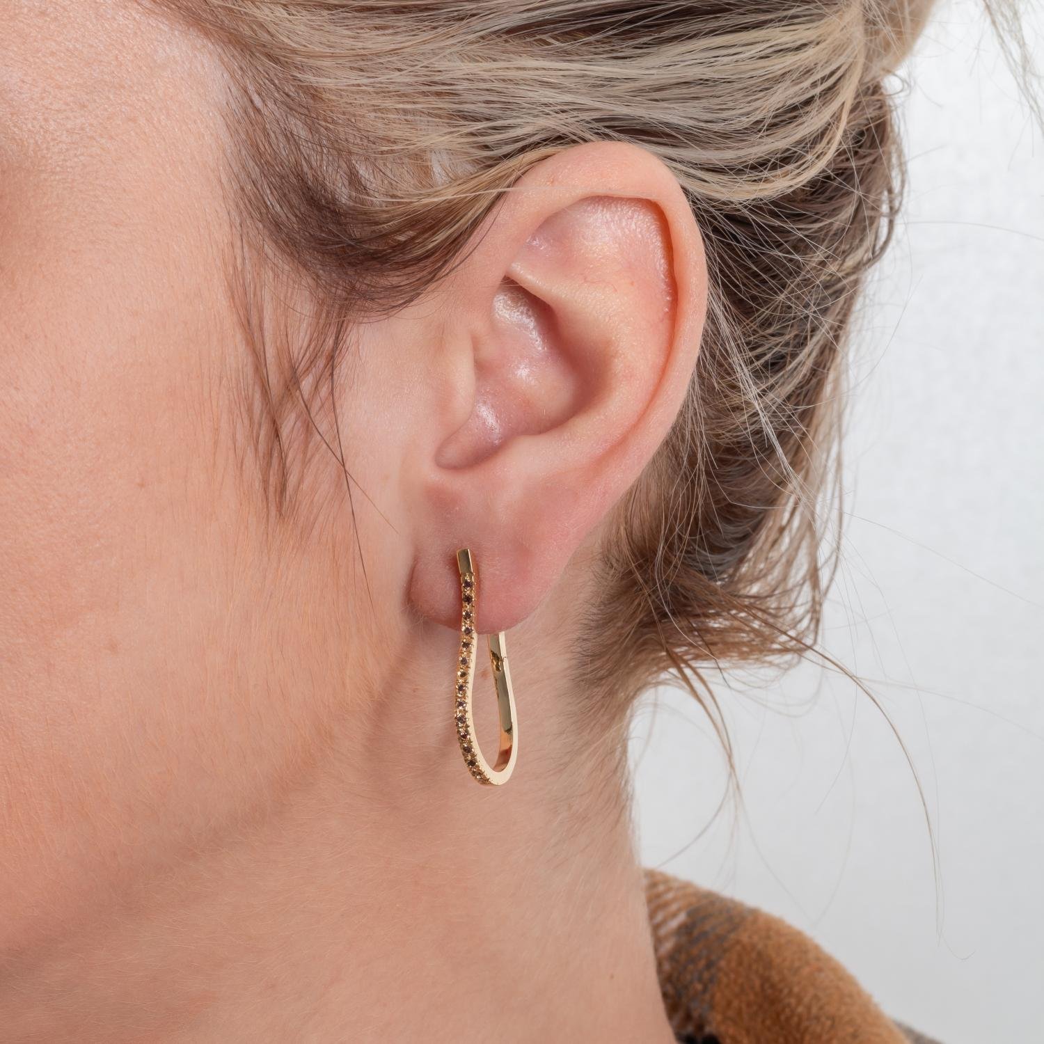 Brf-1304-Do Brinco De Argola Articulada Cravejado De Zircônias Azuis.