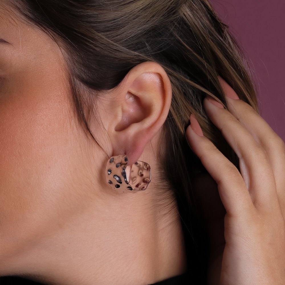 Ag-1365-Rd Brinco Meia Argola Orgânico - Ródio Branco (2,5cm).