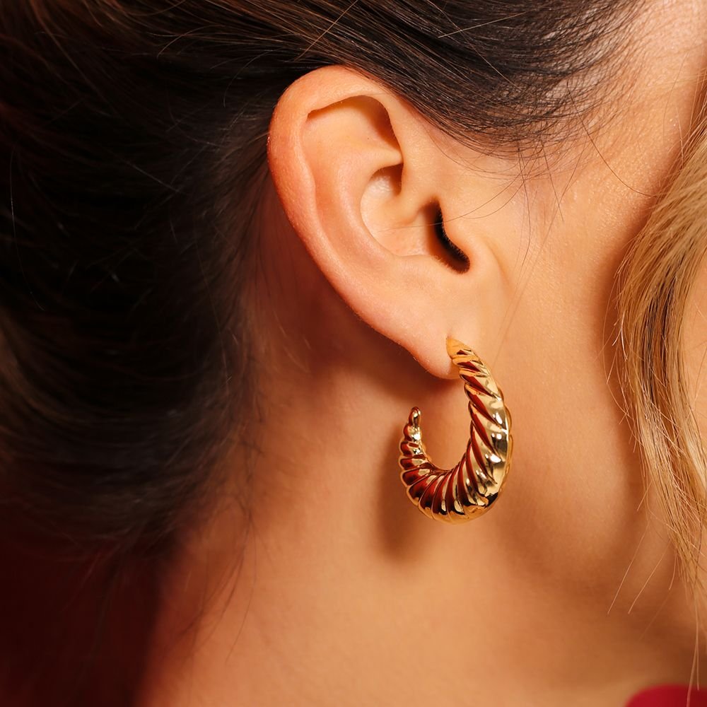 Ag-1394-Do Brinco Meia Argola Detalhada (32mm)