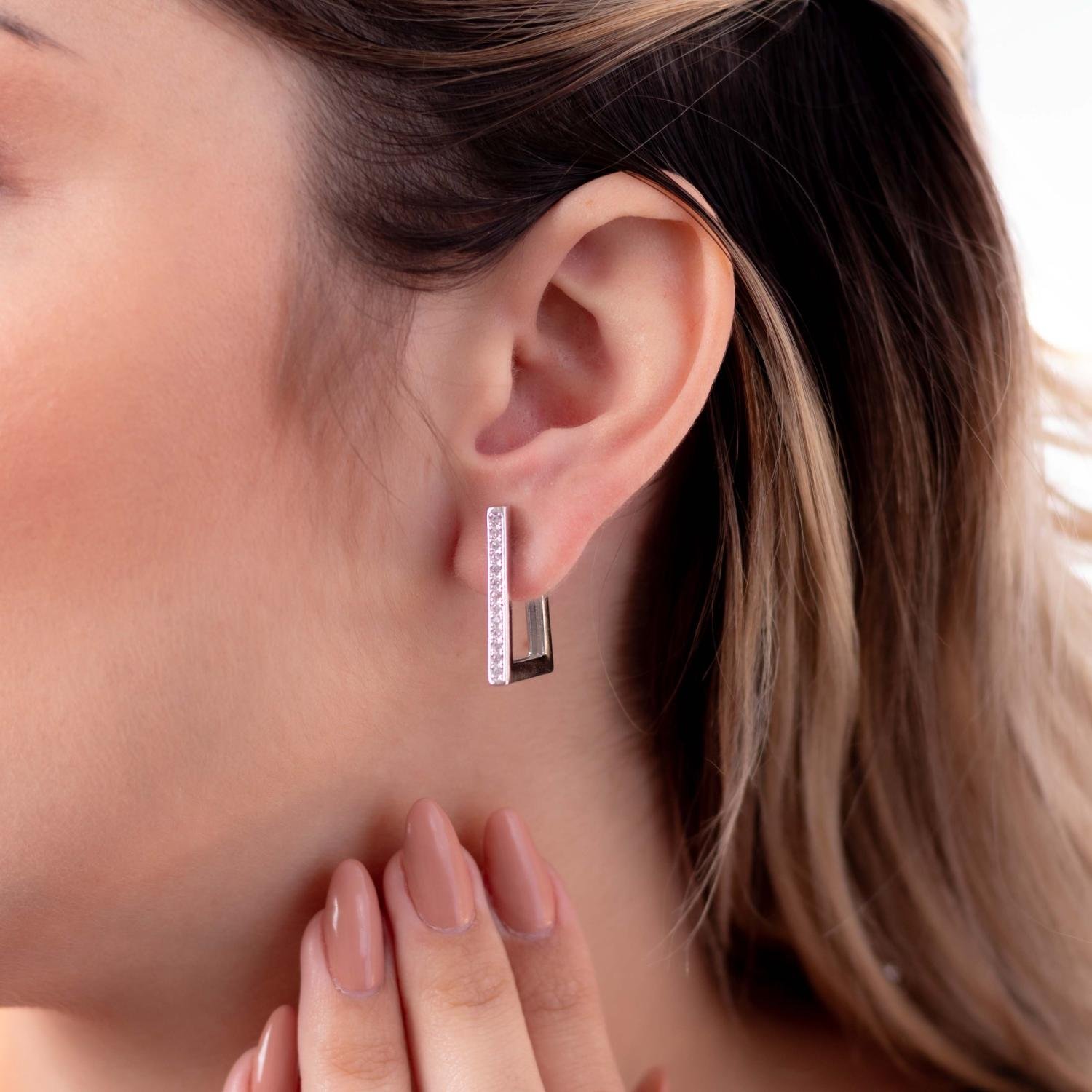 Ag-1495-Rd Brinco Cravejado De Zircônias Cristal - Ródio Branco.