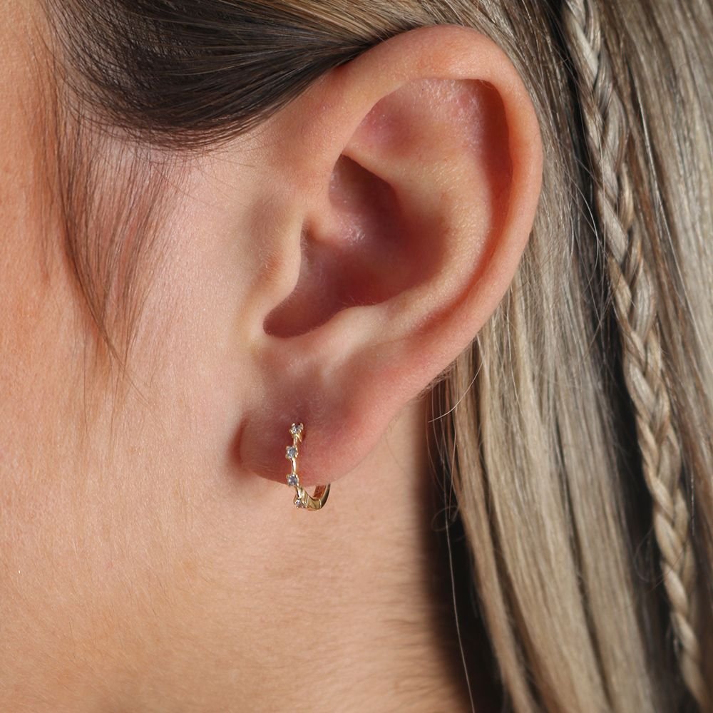 Ag-1500-Do Brinco De Argola Articulada Cravejada De Zircônias