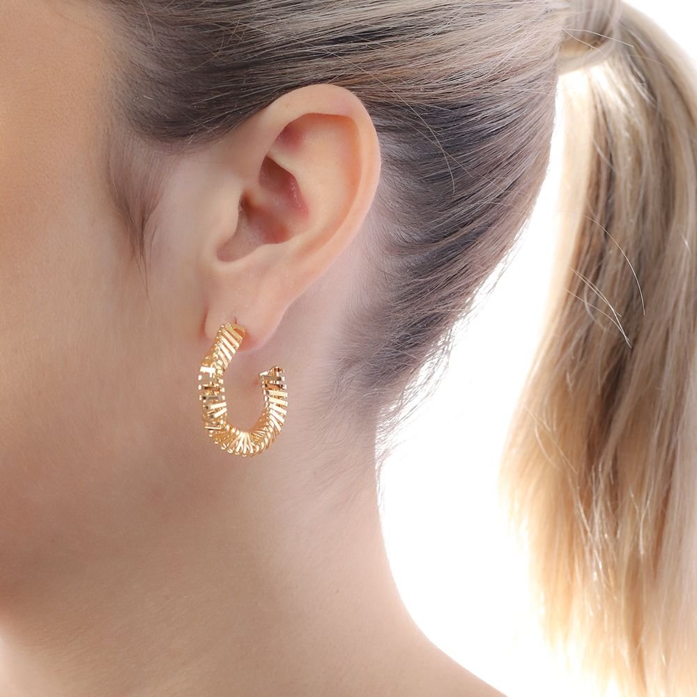 Ag-1608-Do Brinco Meia Argola Detalhada (31,5mm). Ag-1608-Do Brinco Meia Argola Detalhada (31,5mm).