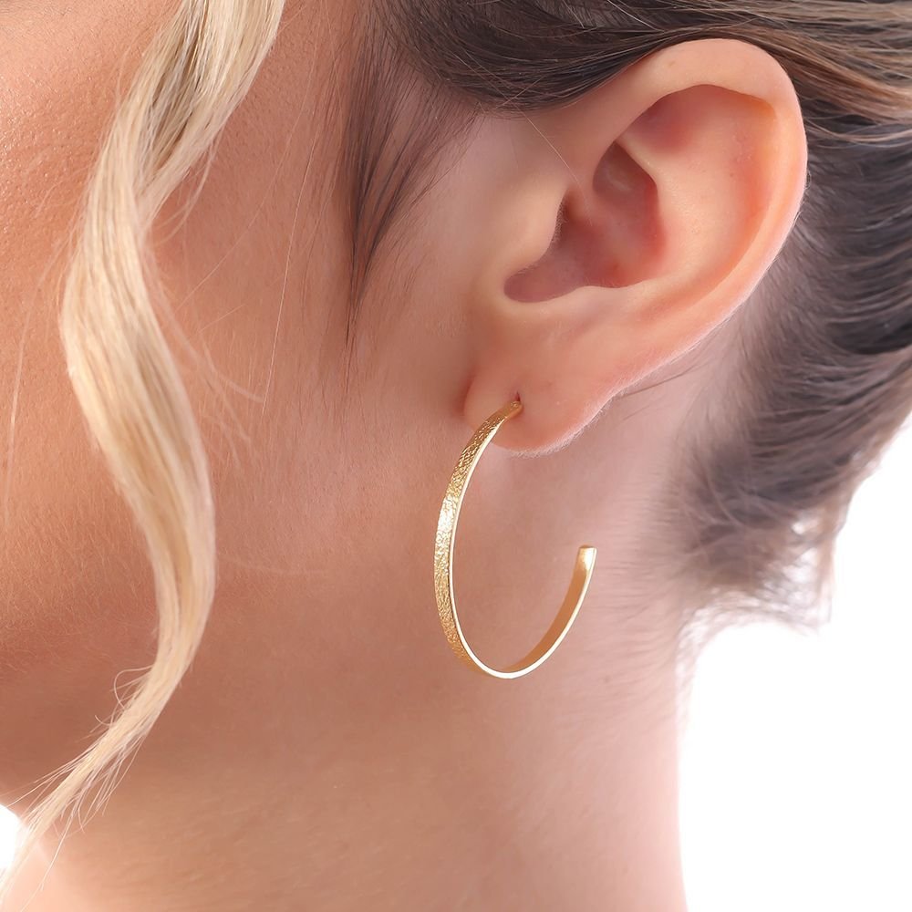 Ag-1669-Do Brinco Meia Argola Texturizada (37mm). Ag-1669-Do Brinco Meia Argola Texturizada (37mm).