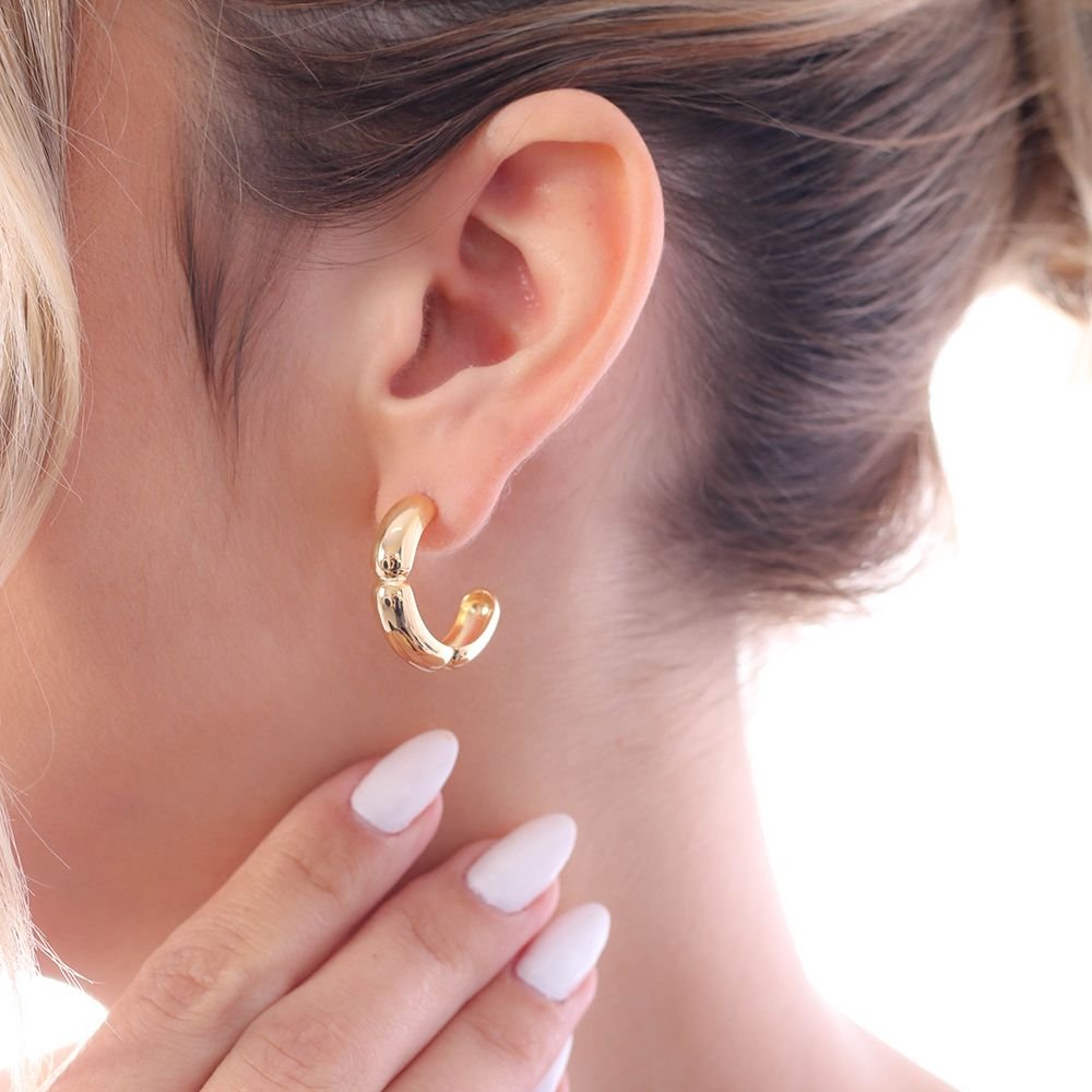 Ag-1682-Do Brinco Meia Argola Detalhada (2,5cm).