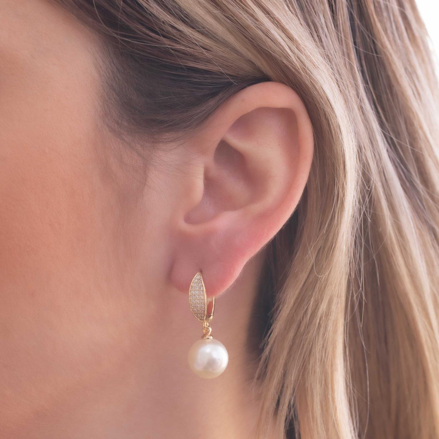 Ag-1743-Do Brinco De Argola Articulada Cravejada Com Pérola.