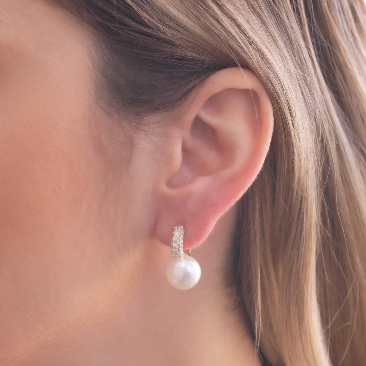 Ag-1747-Do Brinco De Argola Articulada Cravejado E Pérola.