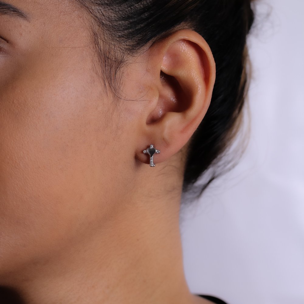 Ag-1778-Rd Brinco De Cruz Cravejada E Coração Argola Articulada - Ródio Branco.