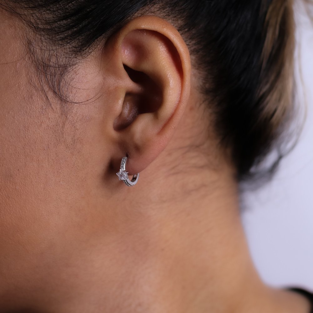 Ag-1779-Rd Brinco Argola Articulada Cravejado - Ródio Branco.