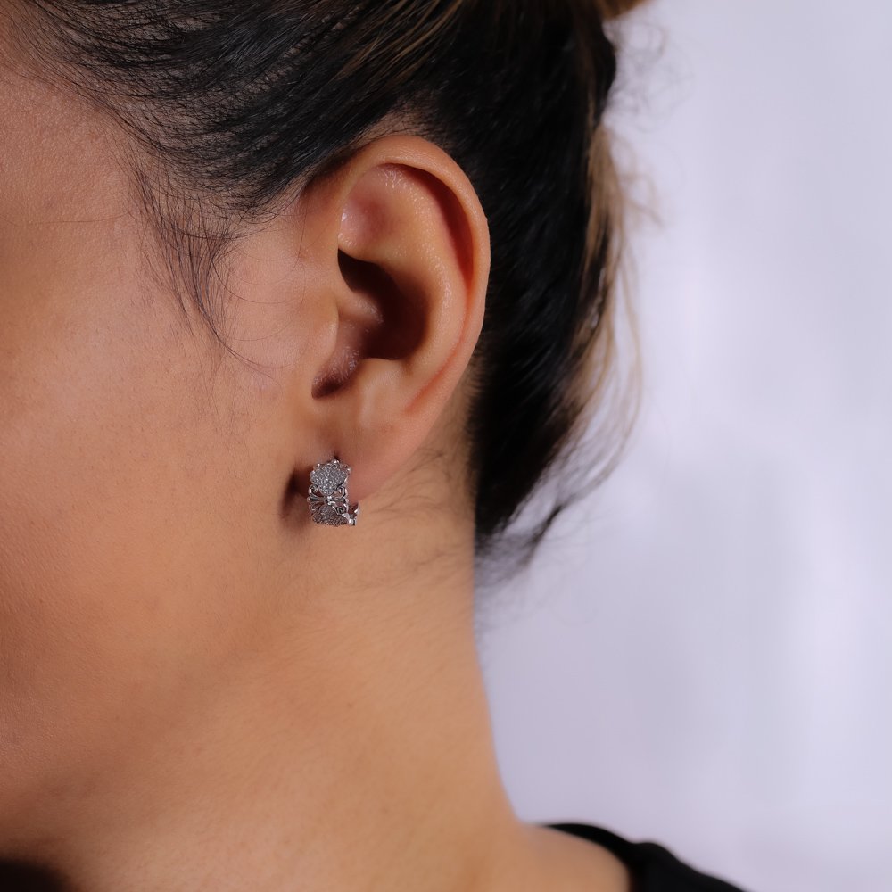 Ag-1782-Rd Brinco Meia Argola Trevo Cravejada - Ródio Branco