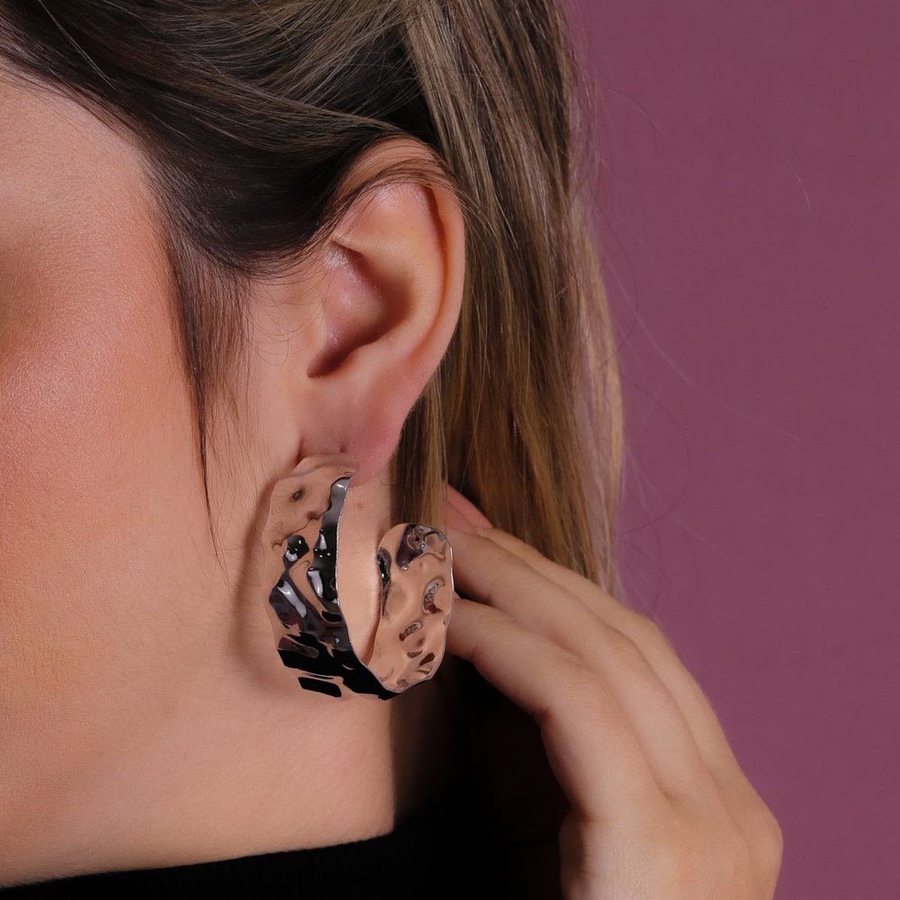 Ag-1789-Rd Brinco Meia Argola Orgânico - Ródio Branco (4,5cm).