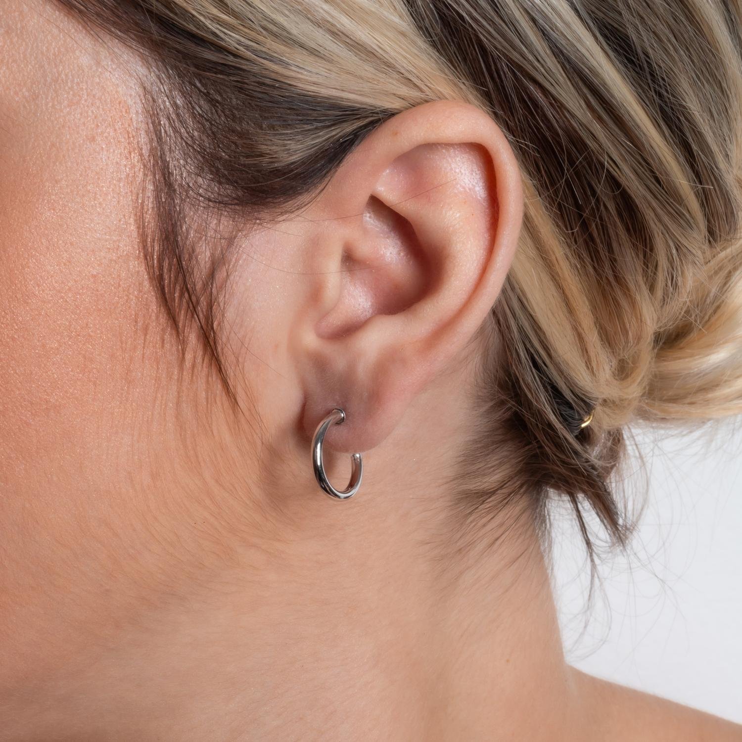 Ag-1816-Rd Brinco Meia Argola Tubo Liso - Ródio Branco (15mm).