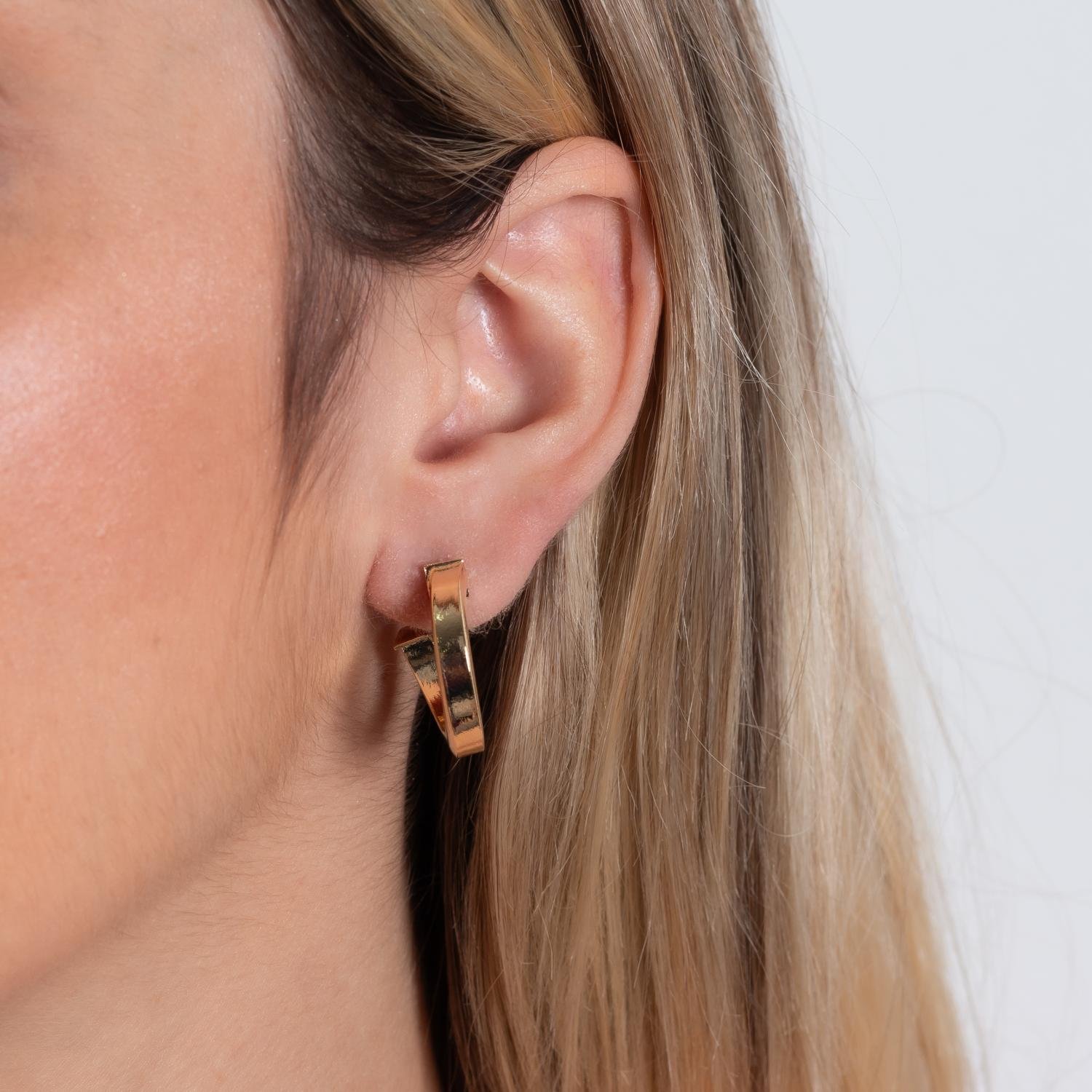 Ag-1852-Do Brinco Meia Argola Tubo Quadrado (4x25mm).