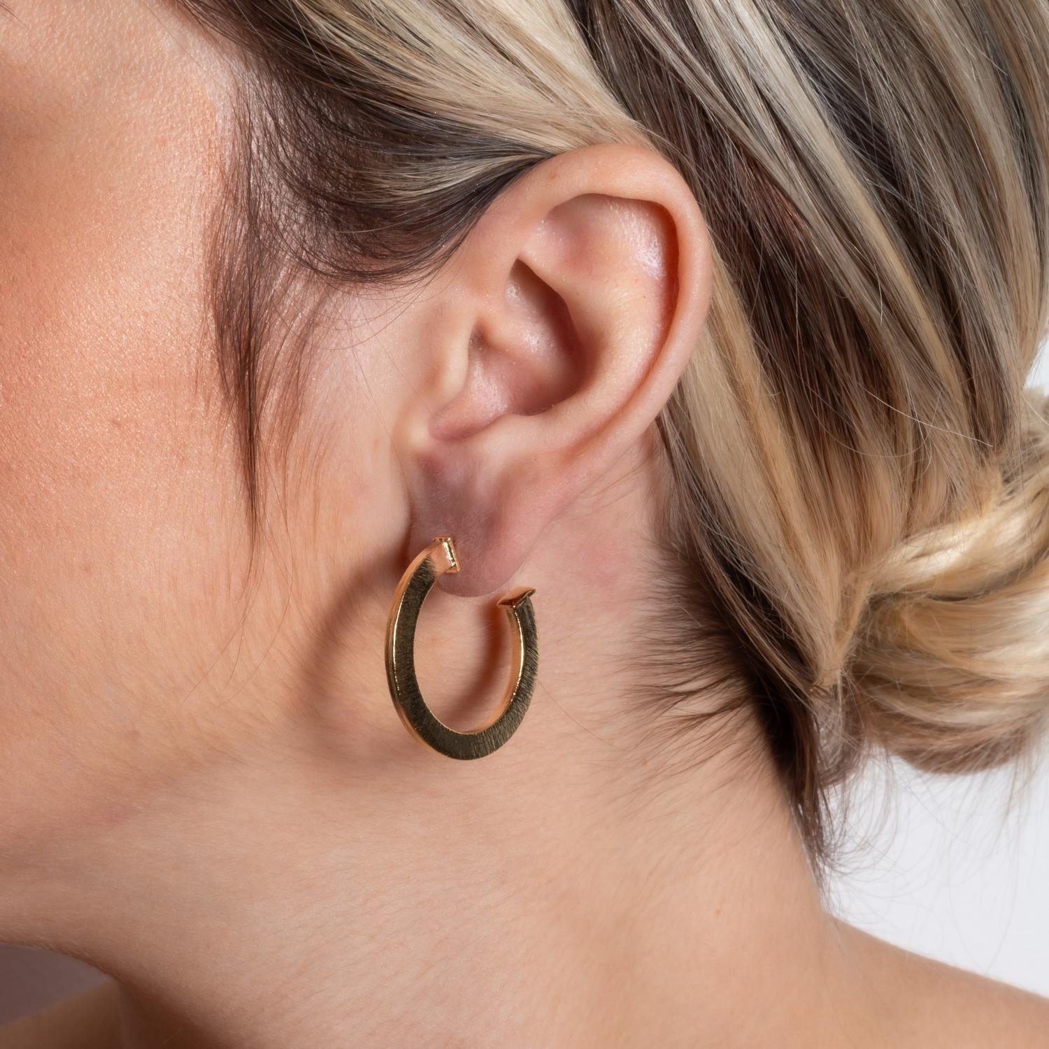 Ag-1872-Do Brinco Meia Argola Retangular Lixado (25mm).