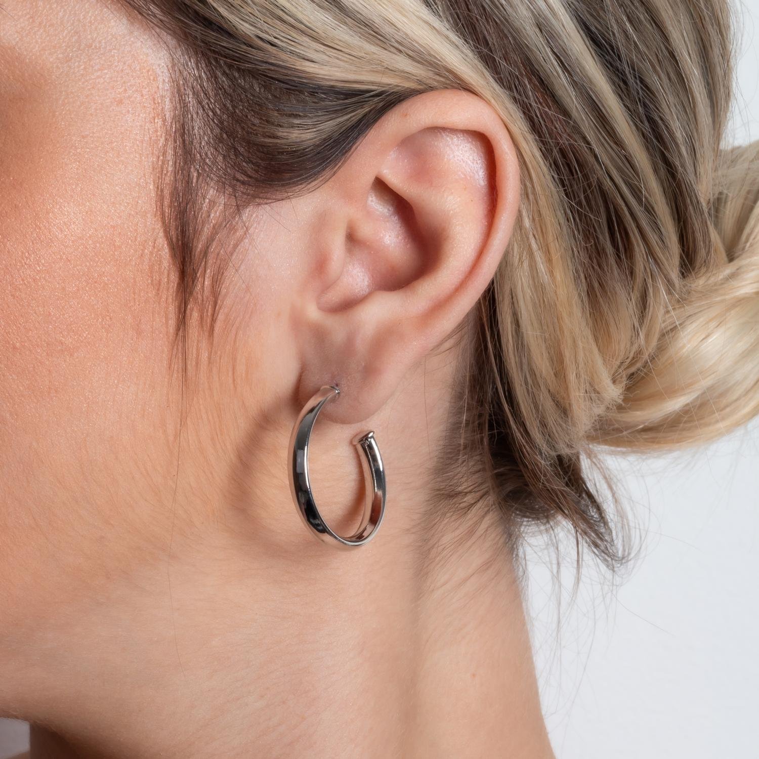 Sg-1882-Rd Brinco Meia Argola Tubo Elipse - Ródio Branco (30mm).