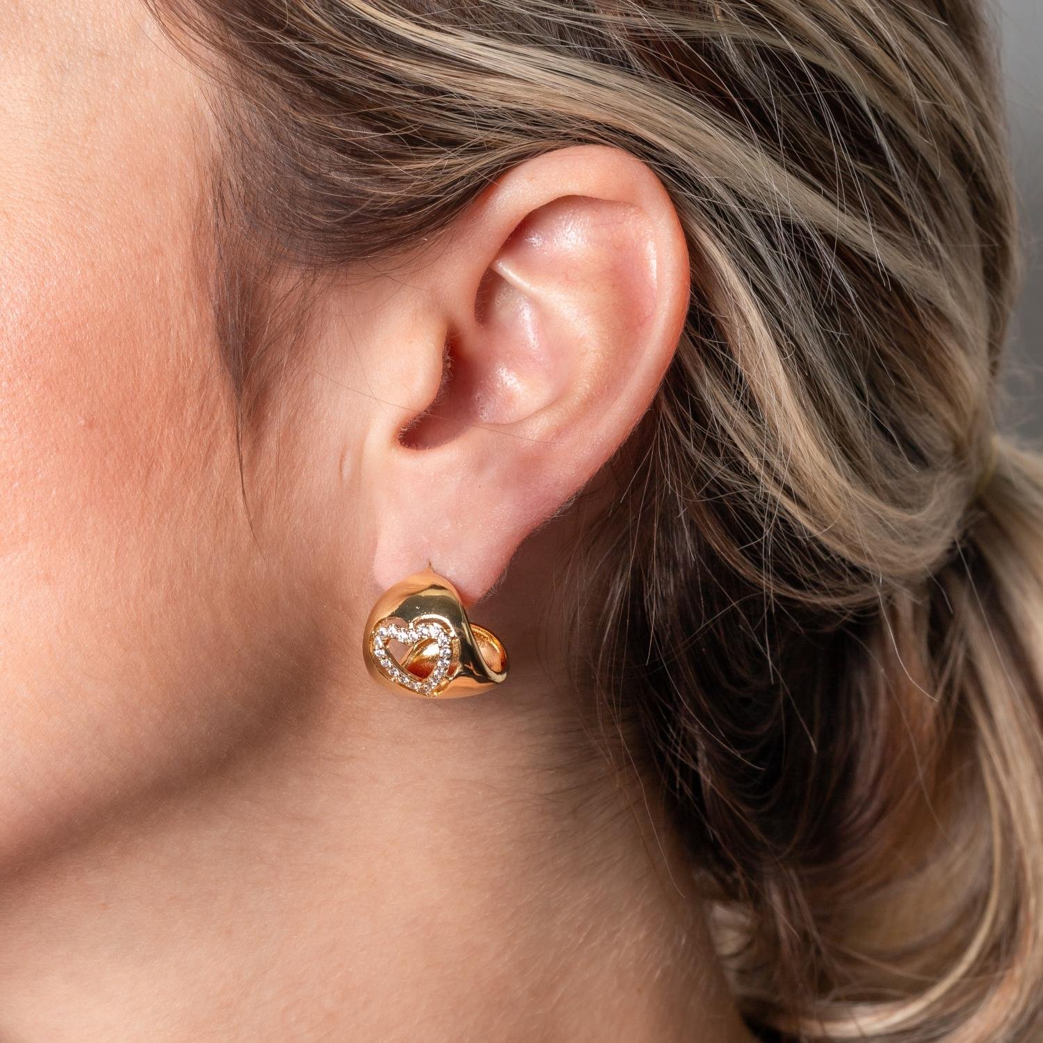 Ag-1888-Do Brinco Meia Argola Com Coração Cristal.