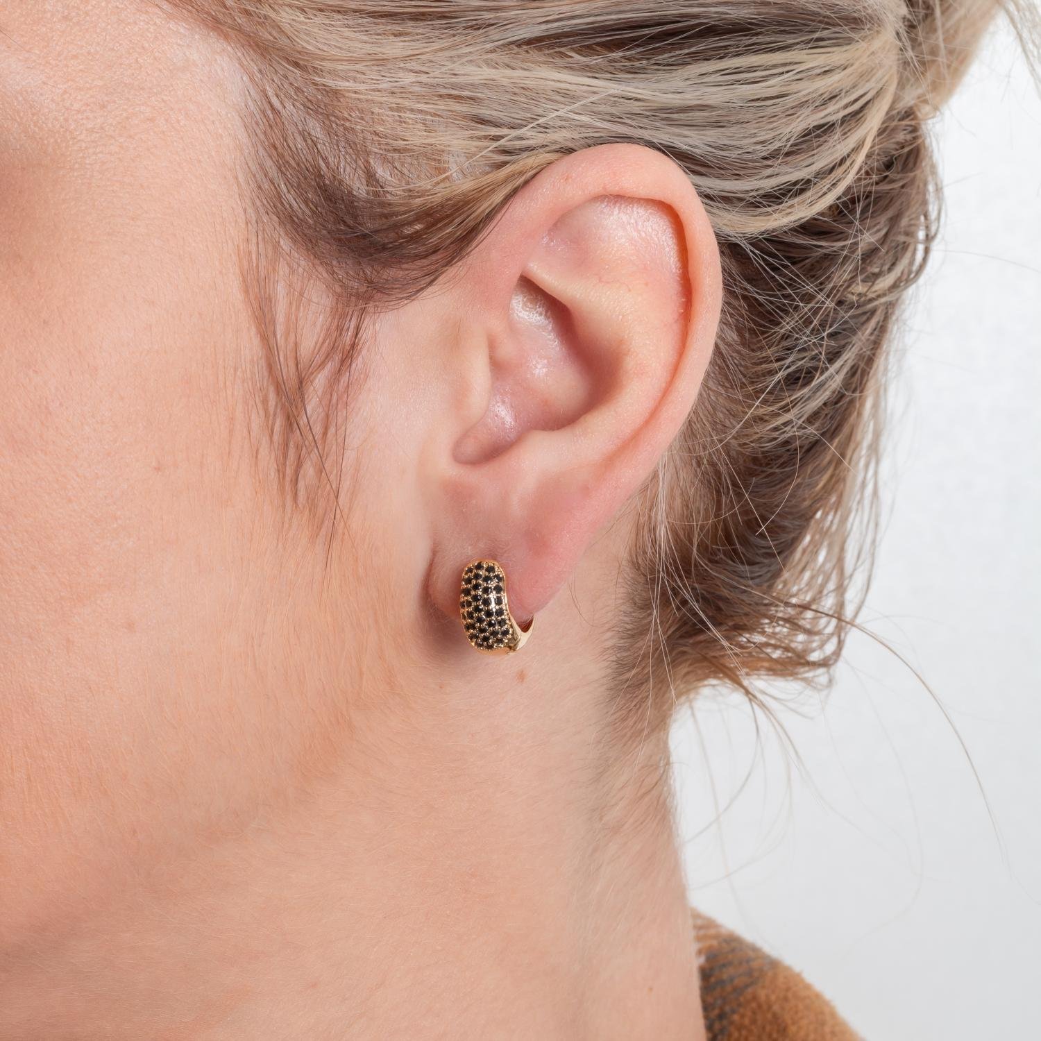 Ag-1952-Do Brinco De Argola Articulada Cravejado Preto.