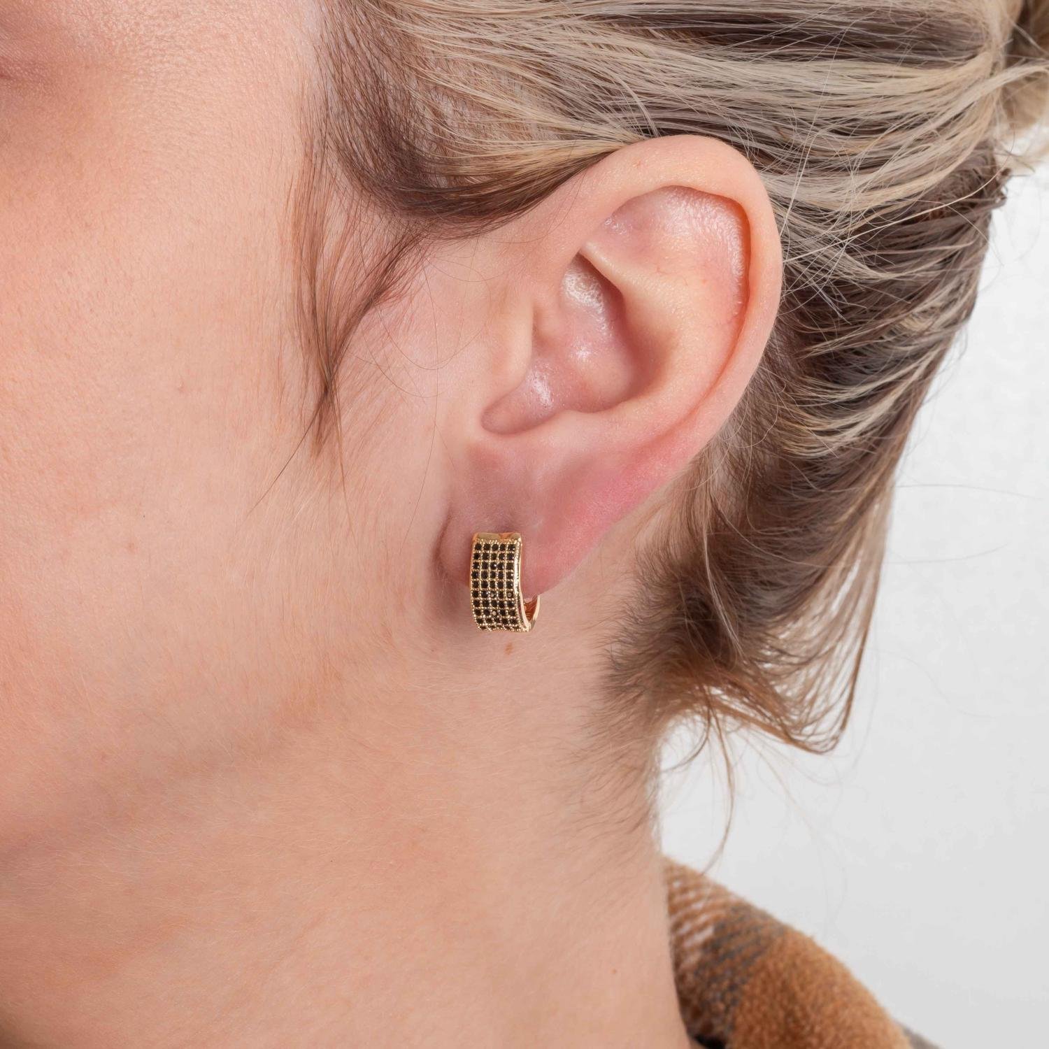 Ag-1953-Do Brinco De Argola Articulada Cravejado Preto.