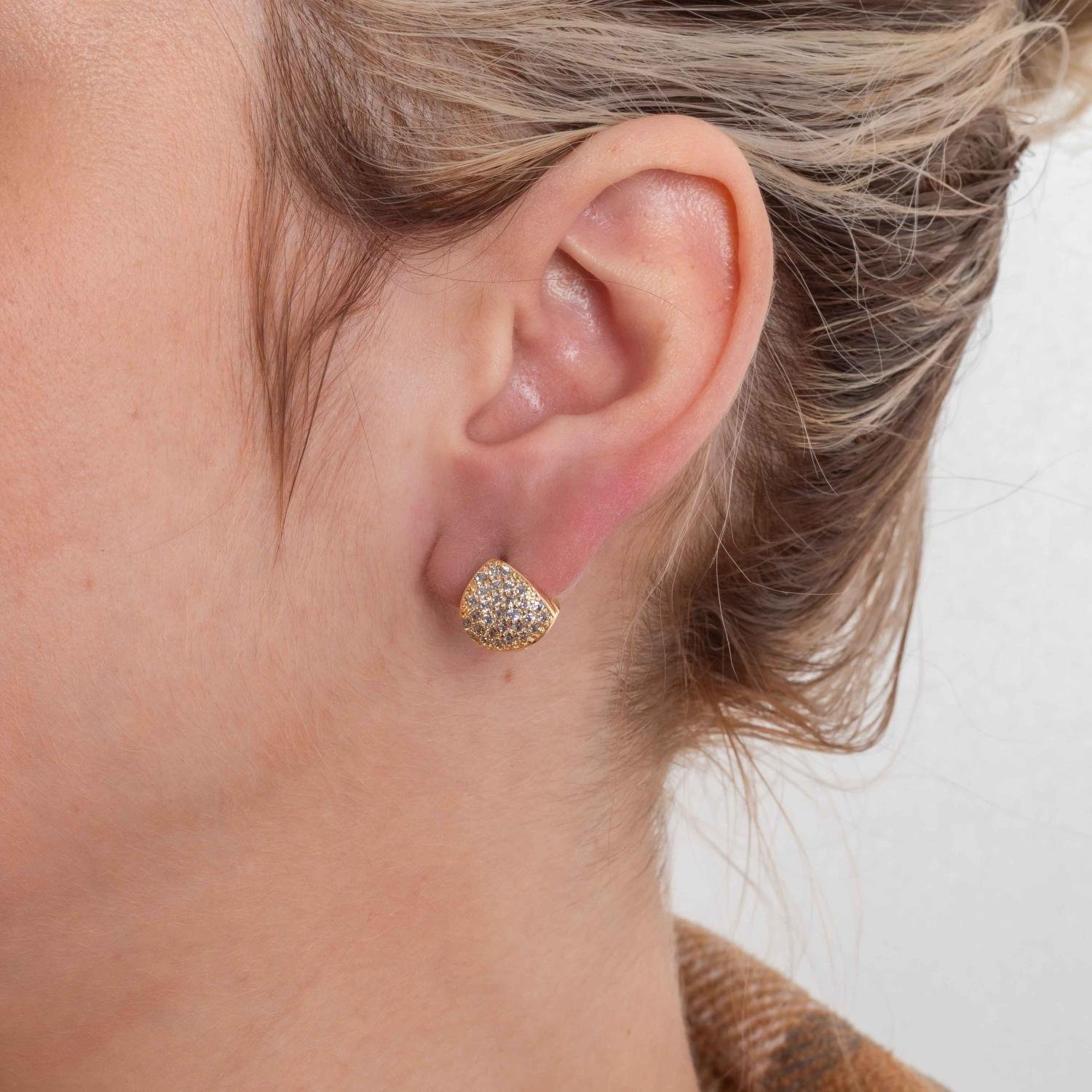 Ag-1961-Do Brinco De Argola Articulada Cravejada Cristal.