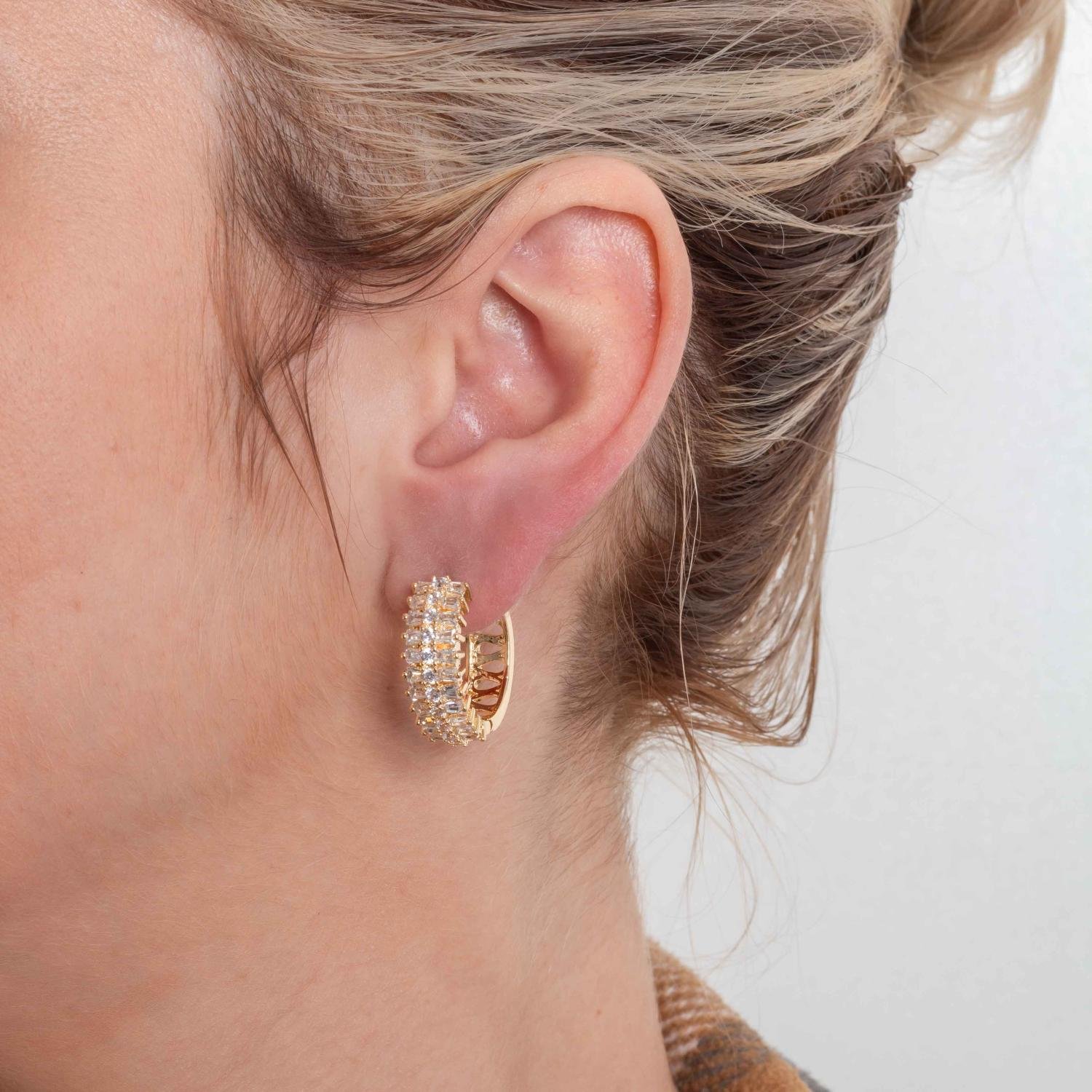 Ag-1962-Do Brinco De Argola Articulada Cravejado De Zircônias Cristais.