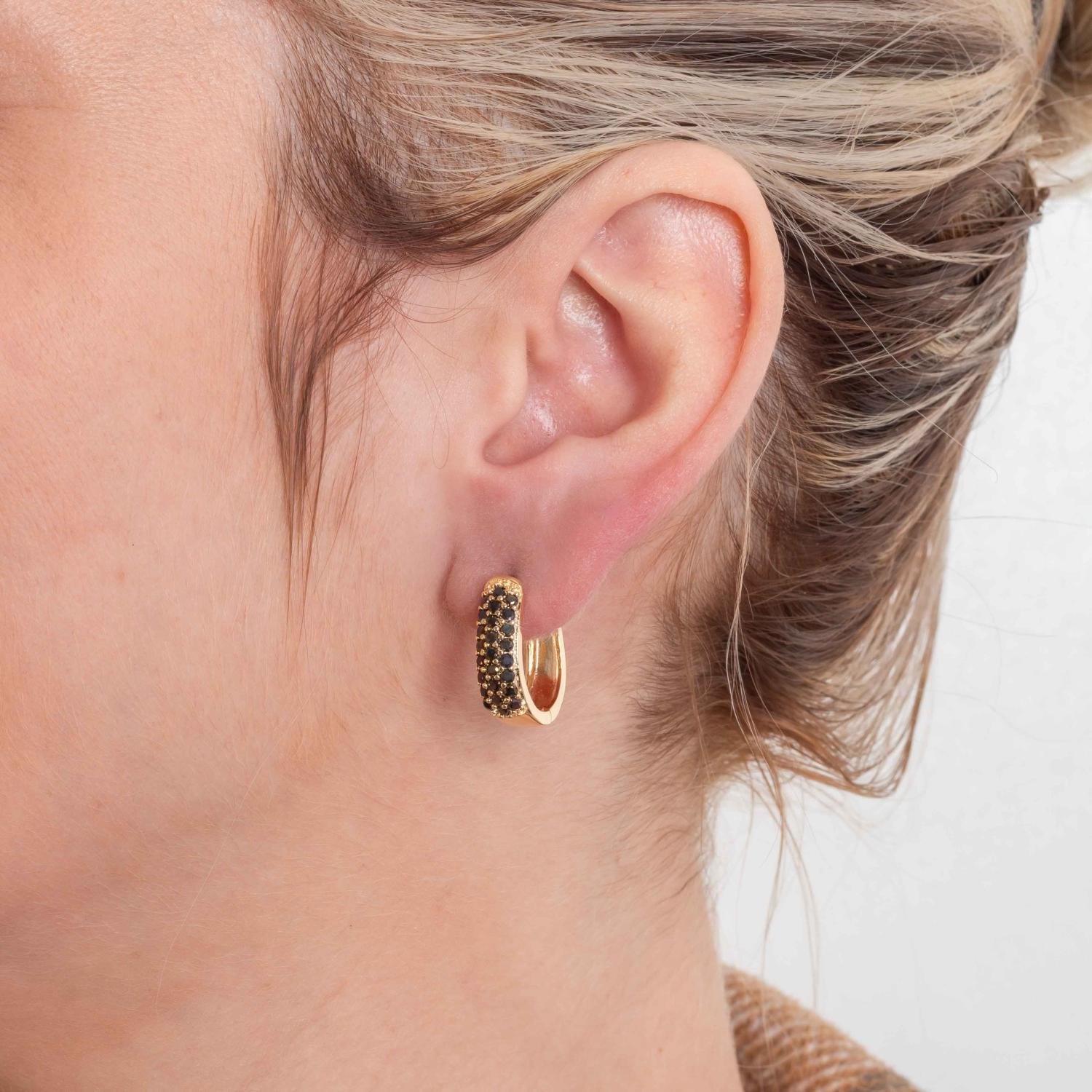 Ag-1967-Do Brinco De Argola Articulada Cravejado Preto.