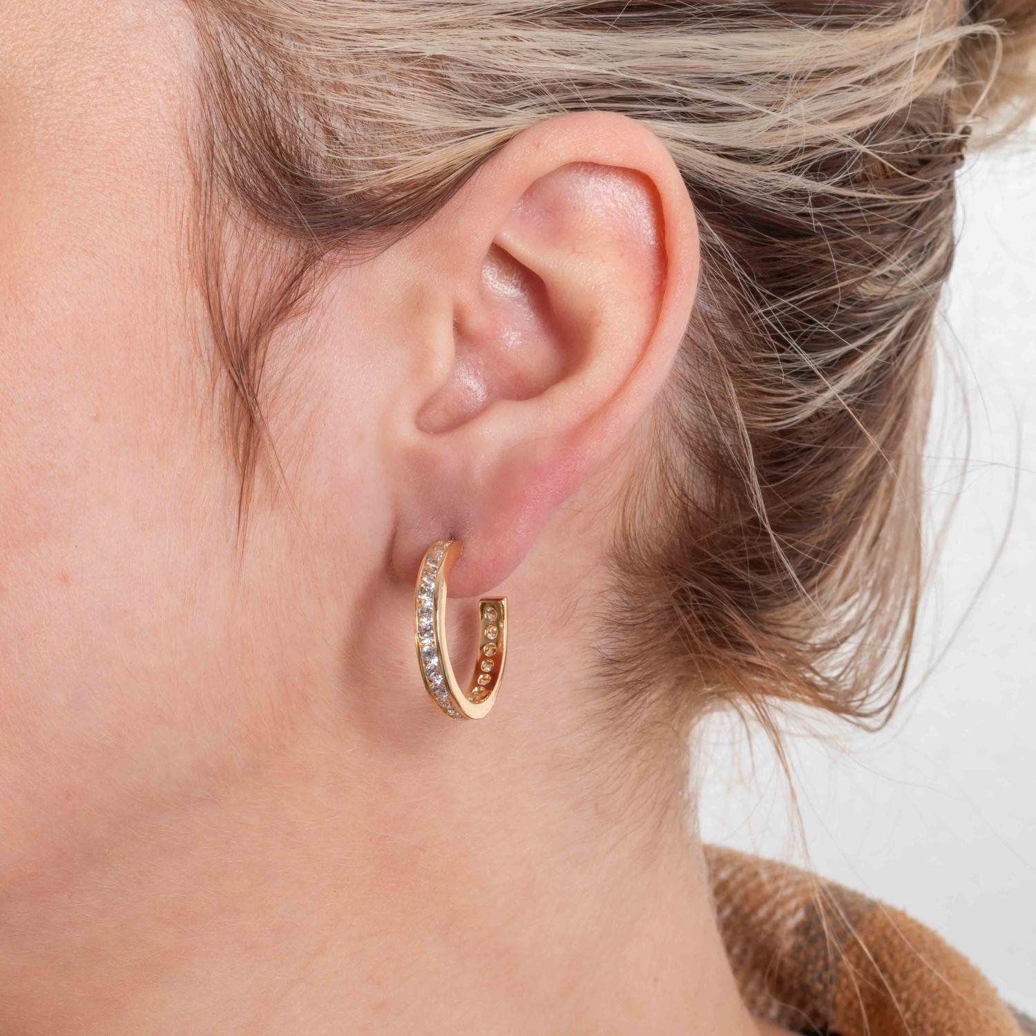 Ag-1968-Do Brinco Meia Argola Cravejado Cristal.