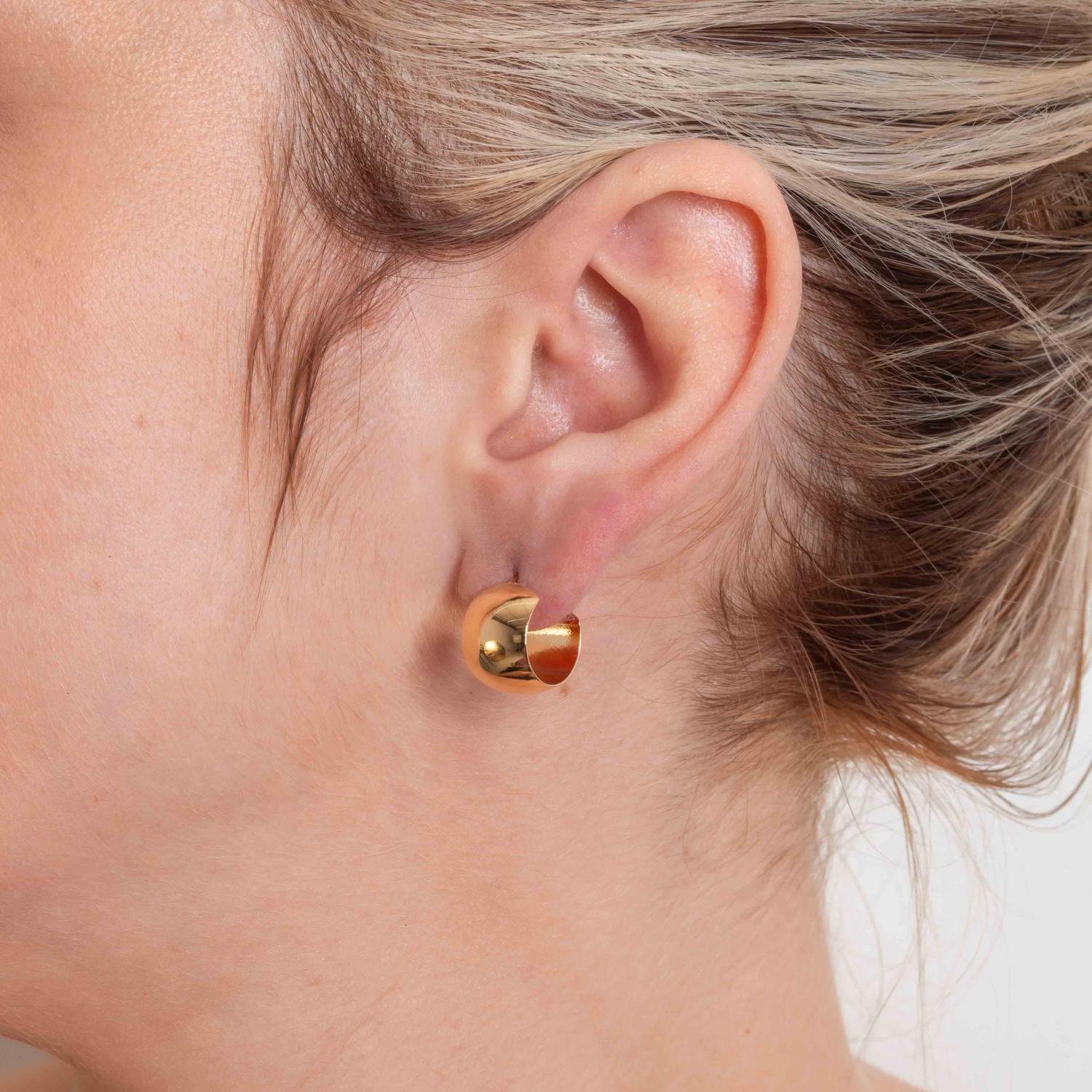 Ag-2006-Do Brinco Meia Argola Abaulada Lisa.