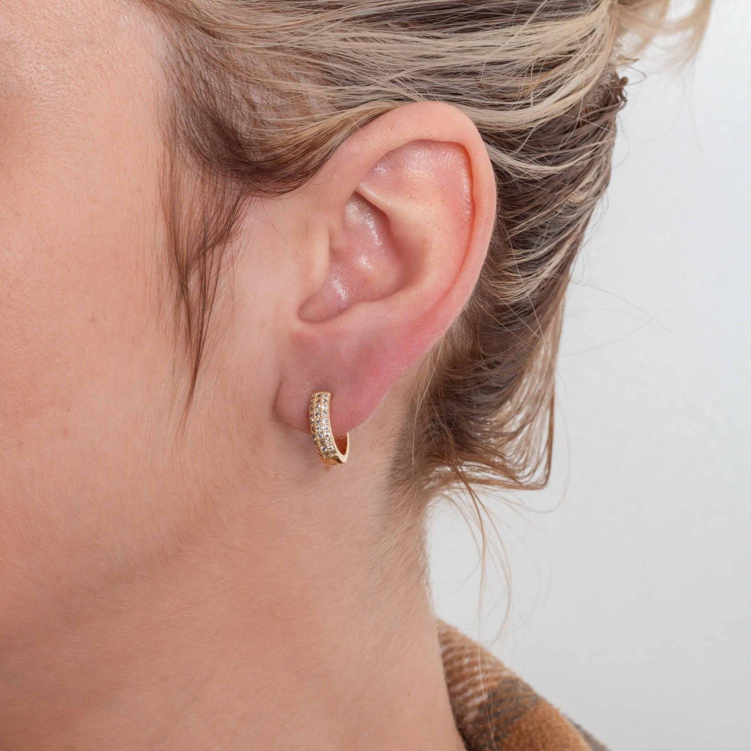 Ag-2046-Do Brinco Argola Articulada Cravejado De Zircônias Cristais.