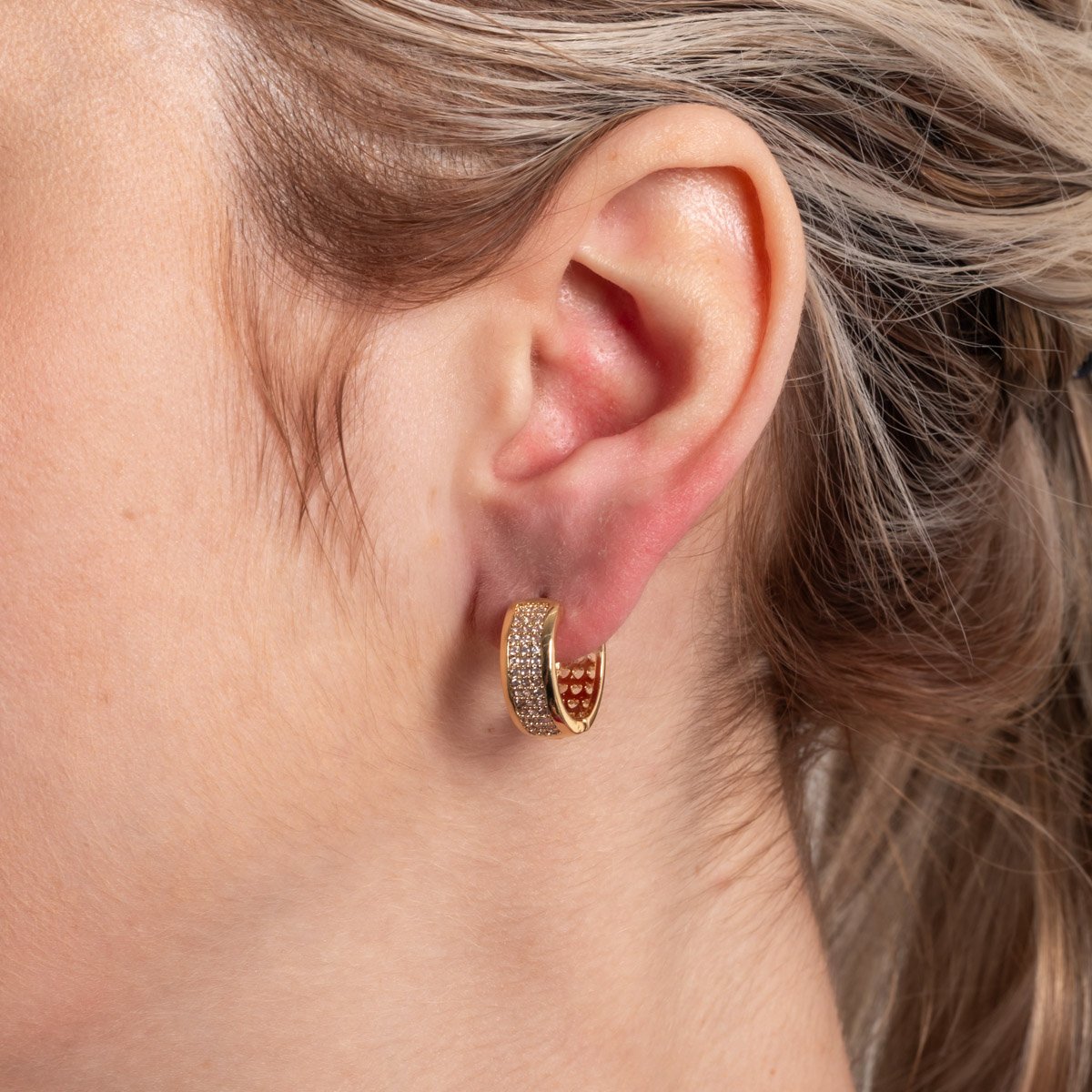 Ag-2119-Do Brinco De Argola Articulada Cravejado De Zircônias Cristais.