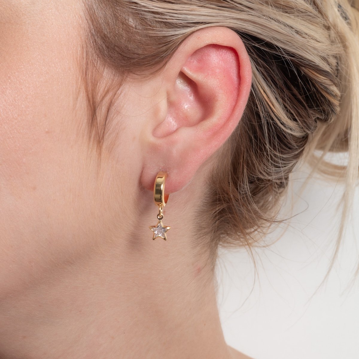 Ag-2140-Do Brinco Meia Argola Com Pêndulo De Estrela Cristal.