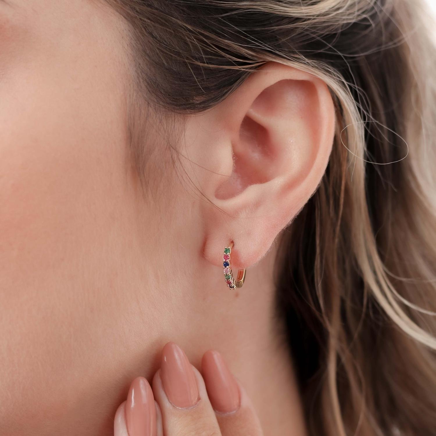 Ag-257-Do Brinco Argola Articulada Cravejada De Zircônias Colorida.