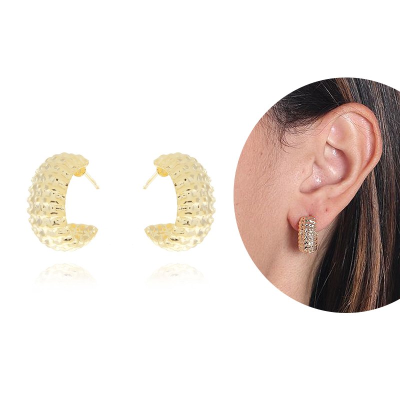 Ag-700-Do Brinco Meia Argola Detalhada (18mm)