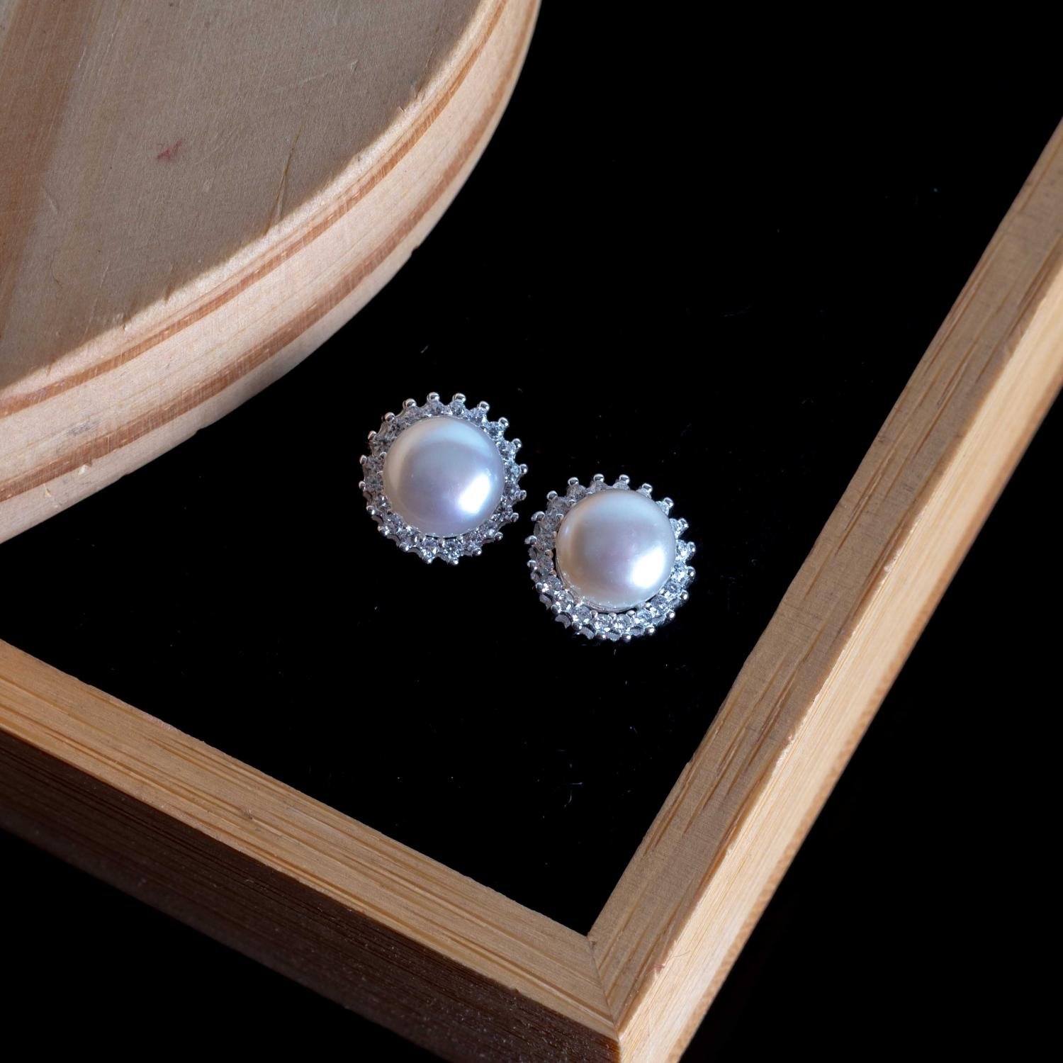 Ag-Bra-348 Brinco De Pérola Cravejado De Zircônias Cristais - Prata 925.