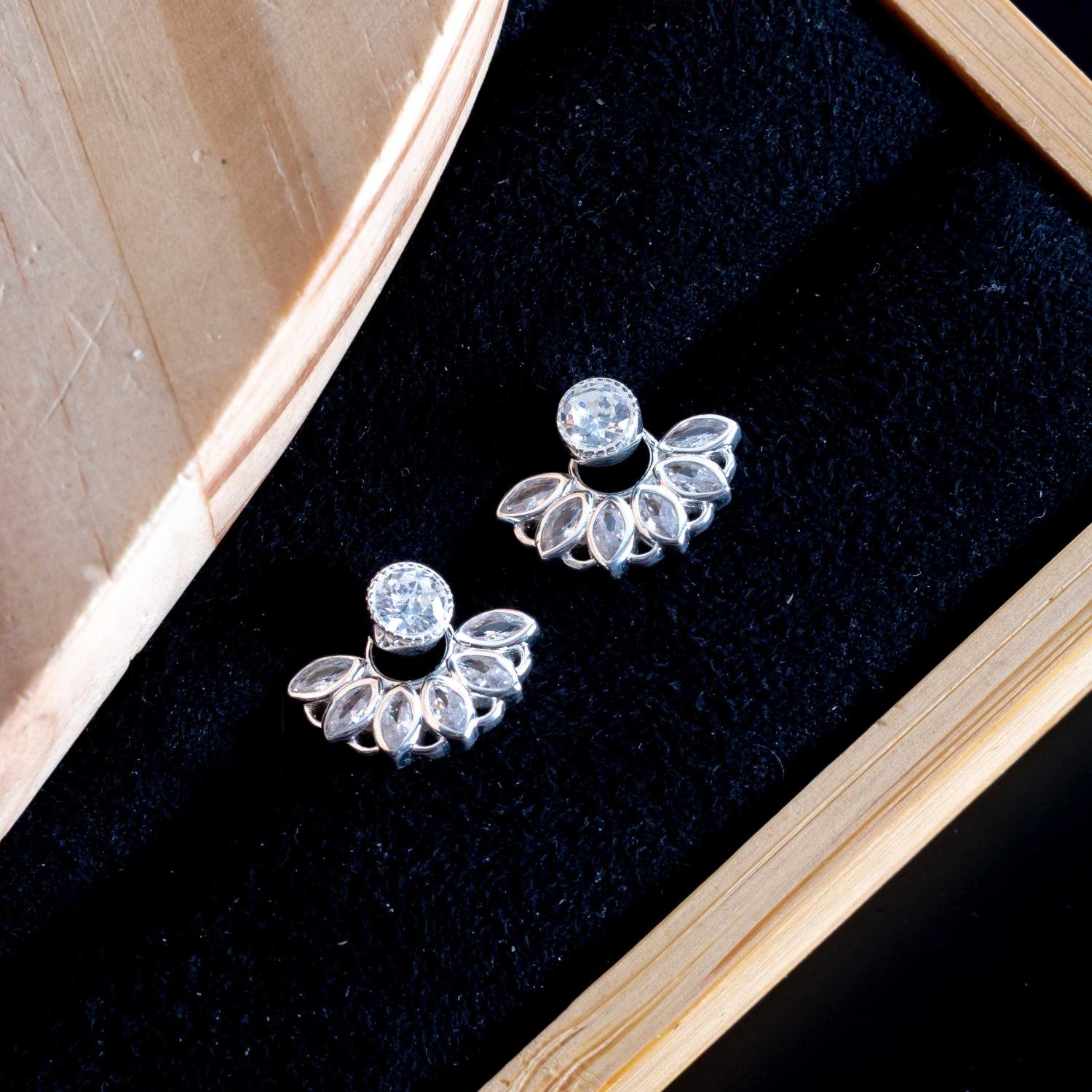 Ag-Bra-363 Brinco Cravejado De Zircônias Cristais - Prata 925.