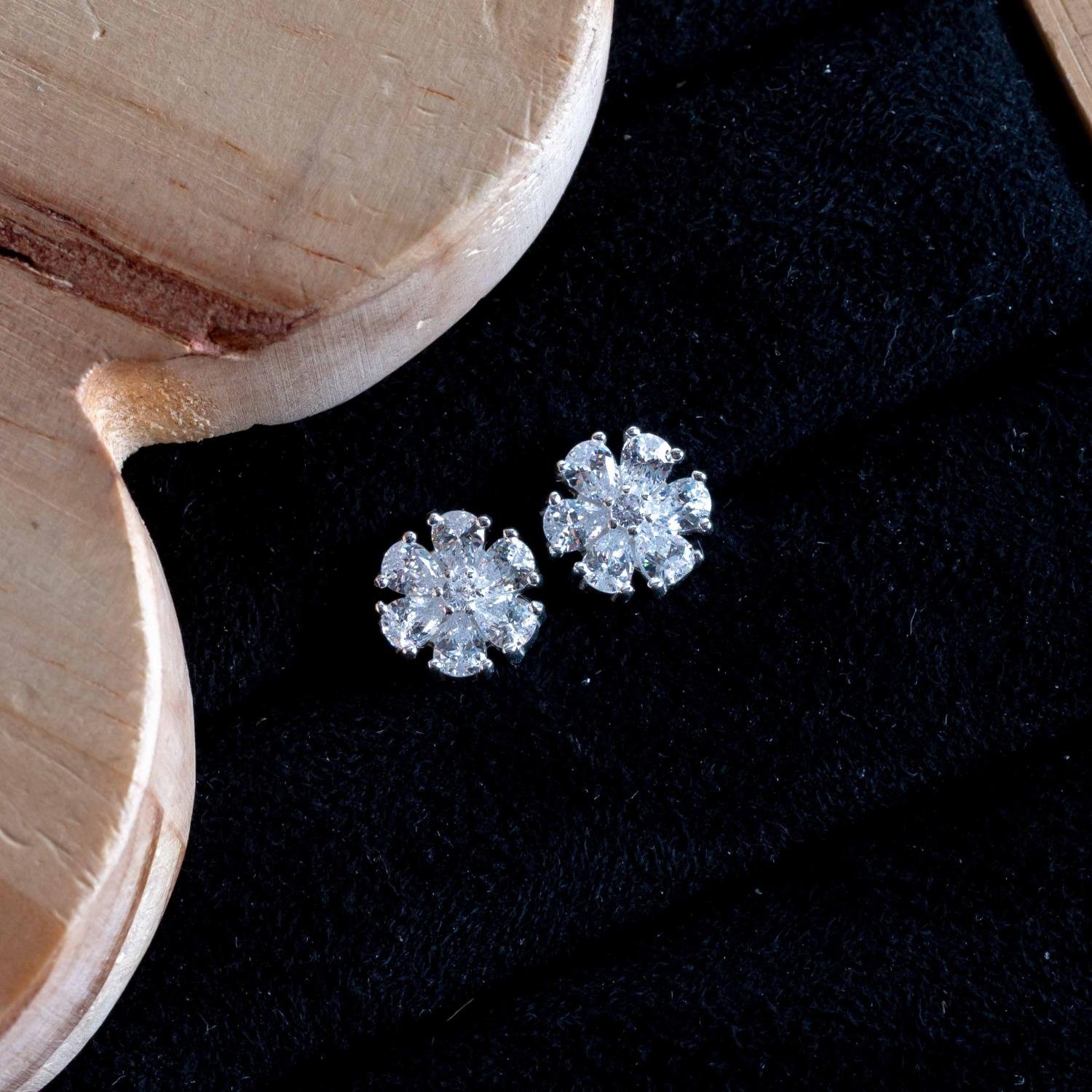 Ag-Bra-377 Brinco De Flor Cravejado Cristal - Prata 925.