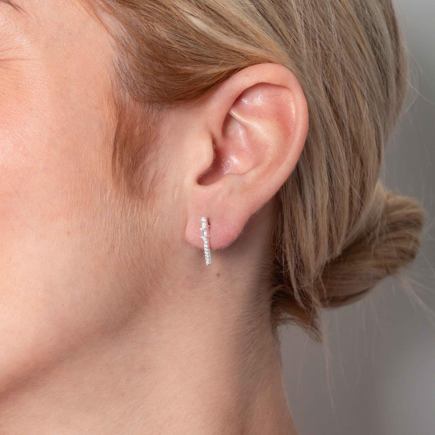 Ag-Bra-411 Brinco Palito Cravejado De Zircônias Cristais - Prata 925.