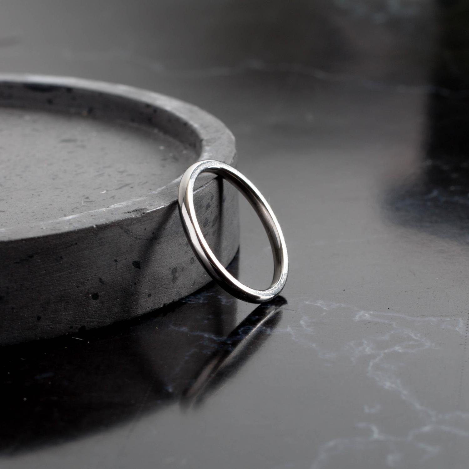 An-2002-Aço Inox Anel Fino Liso Masculino (Aço Inox + Aço Inox Dourado).