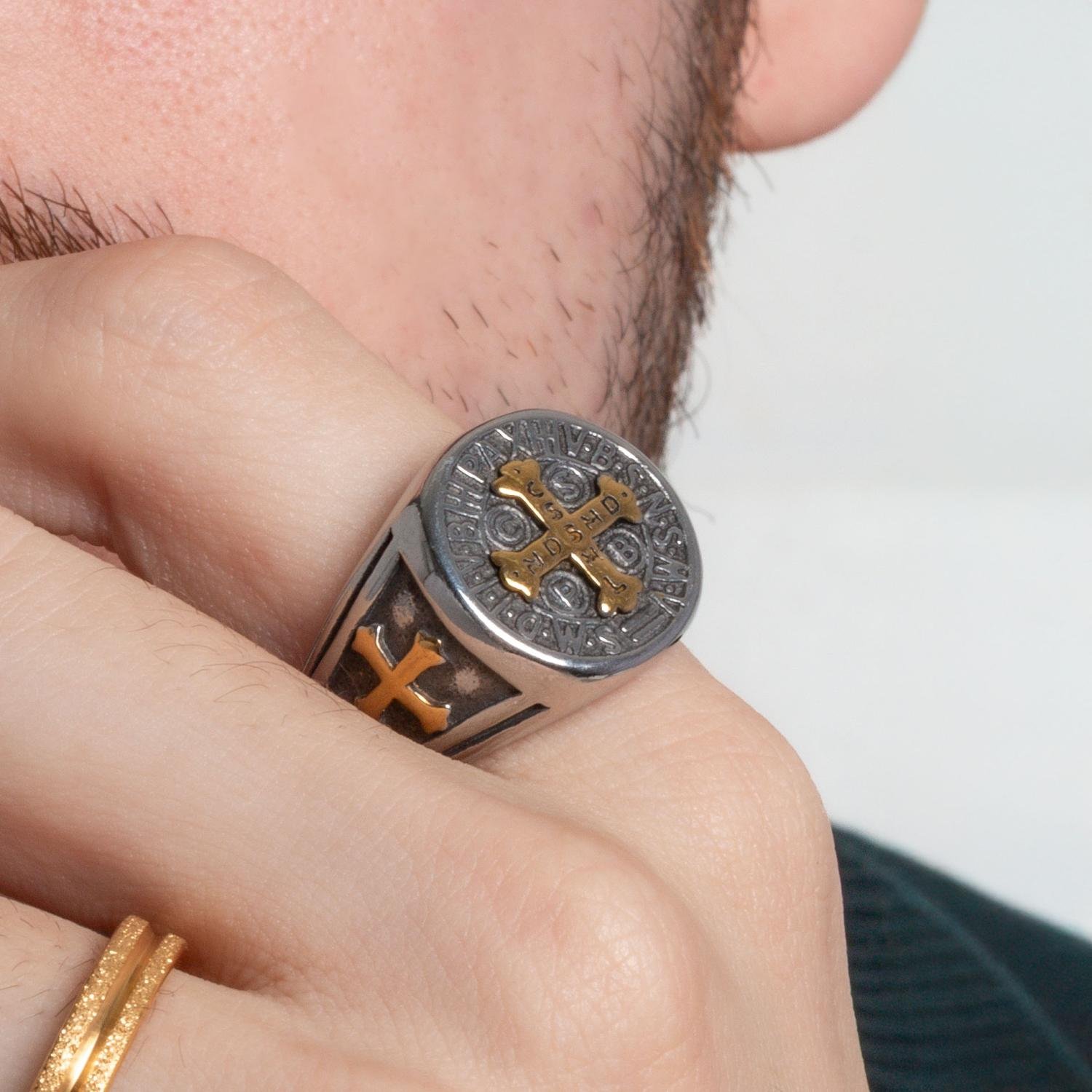 An-2015-Aço Inox Anel São Bento Masculino Aço Inox + Aço Inox Dourado.