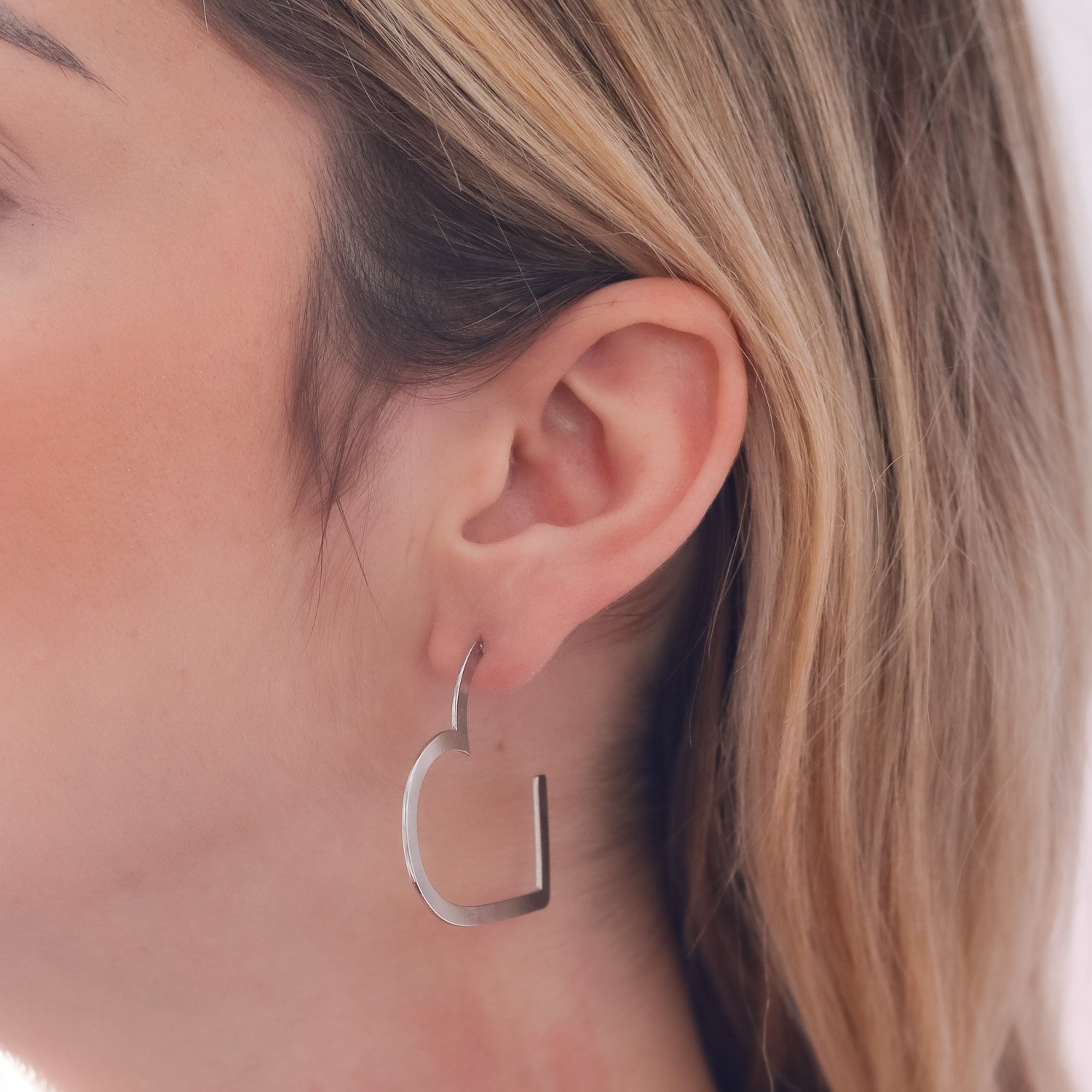 Bla-43-Inox Brinco Coração Vazado Em Aço Inox - 43mm.