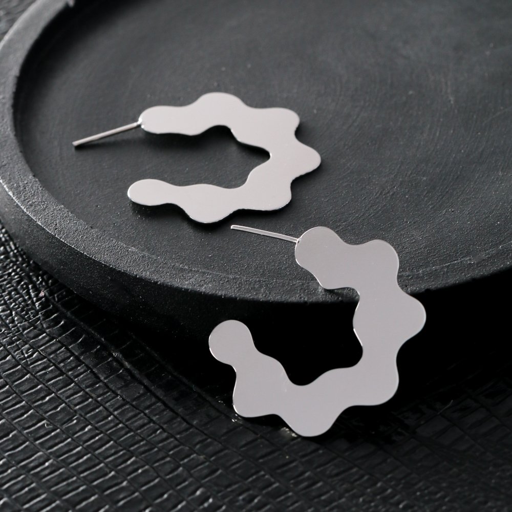 Bla-53-Inox Brinco Meia Argola Desconstruida (Aço Inox).