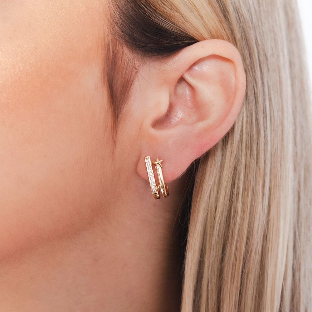 Br-1040-Do Brinco Meia Argola Detalhada Com Estrela E Cravejada De Zircônias (17mm). Br-1040-Do Brinco Meia Argola Detalhada Com Estrela E Cravejada De Zircônias (17mm).