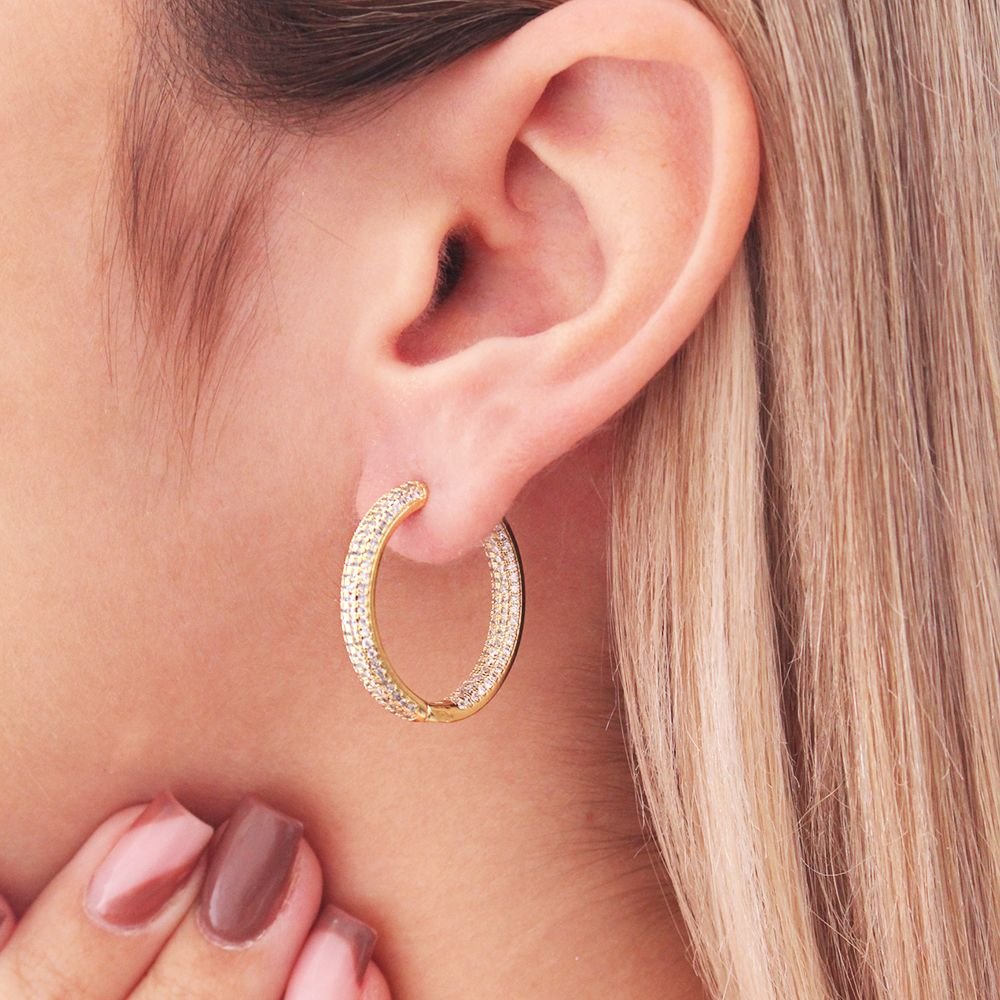 Br-1130-Do Brinco De Argola Articulada Cravejada De Zircônias (25mm). Br-1130-Do Brinco De Argola Articulada Cravejada De Zircônias (25mm).