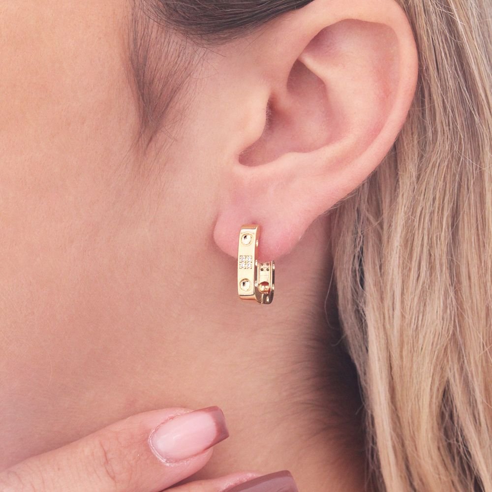 Br-1139-Do Brinco De Argola Articulada Retangular Cravejada De Zircônias (17mm)