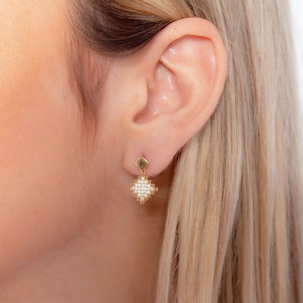 Brinco Cravejado De Zircônias.