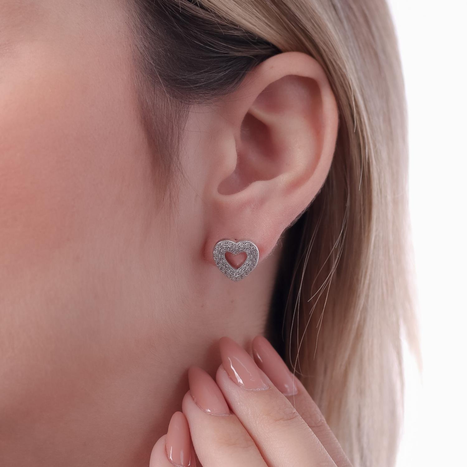 Brf-1065-Rd Brinco De Coração Vazado Cravejado De Mini Zircônias Cristal.