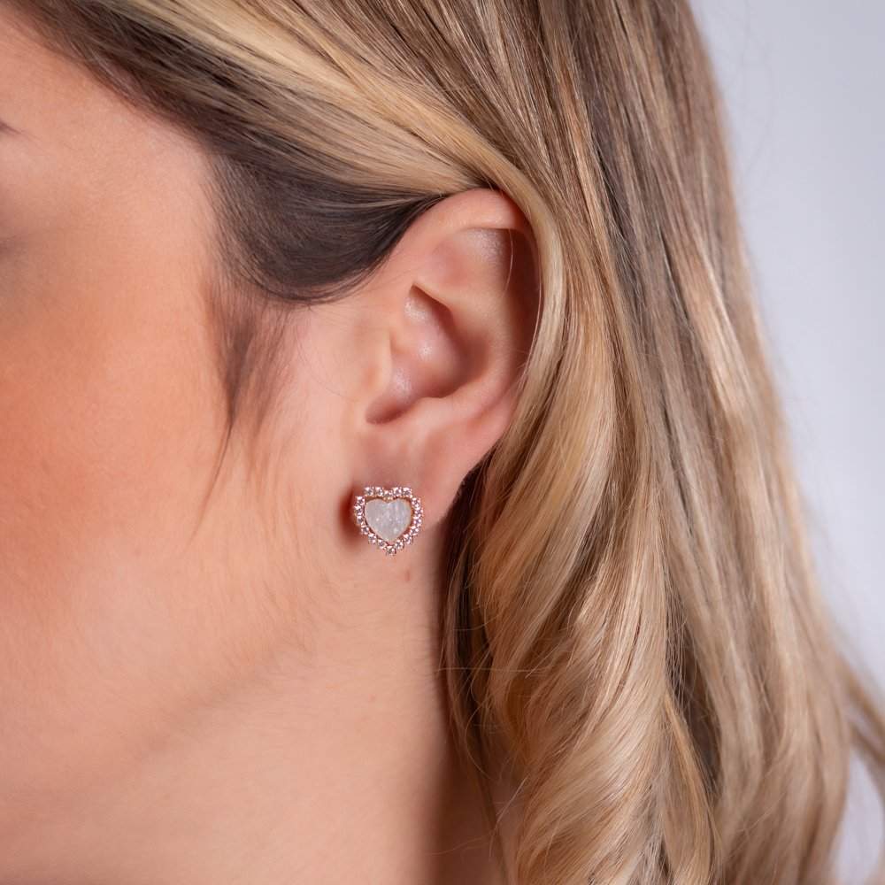 Brf-1101-Do Brinco De Coração Vazado Cravejado De Zircônias Cristais.