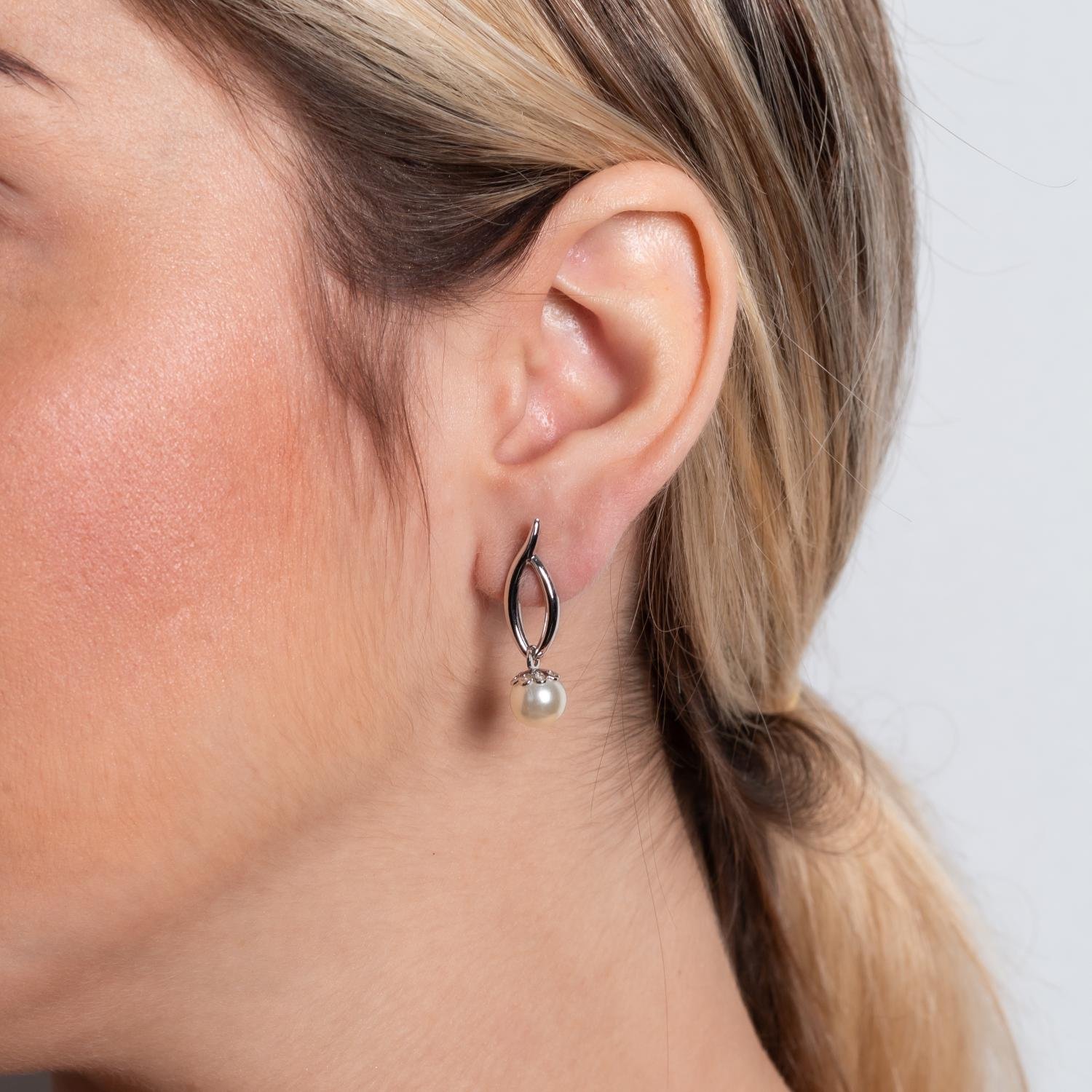 Brf-1122-Rd Brinco De Pérola Vazado - Ródio Branco.