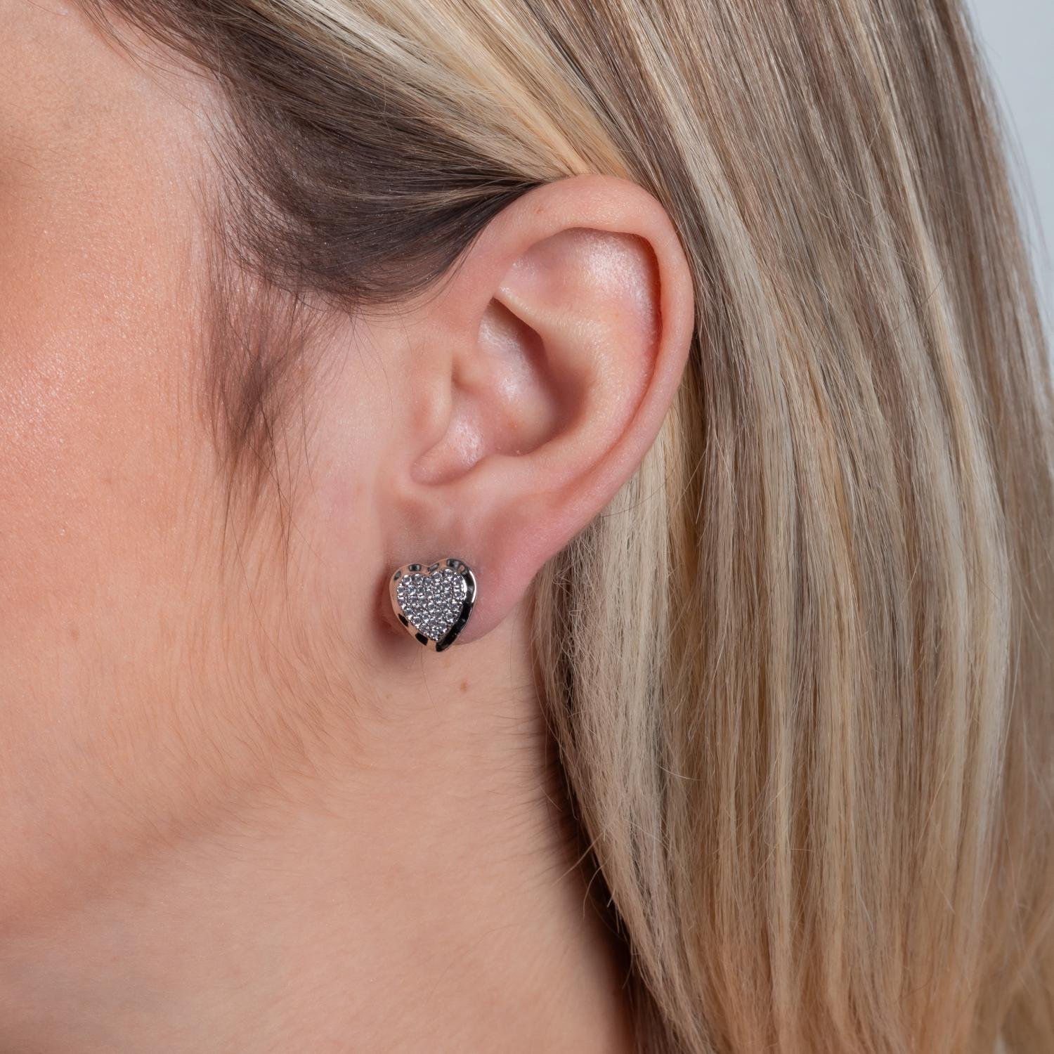 Brf-1148-Rd Brinco De Coração Cravejado Cristal - Ródio Branco.