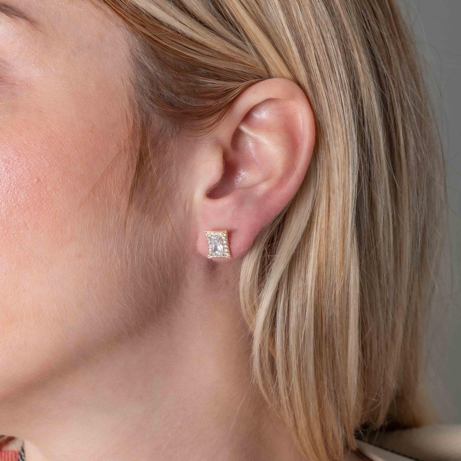 Brf-1329-Do Brinco Quadrado Cravejado De Zircônias Cristais.