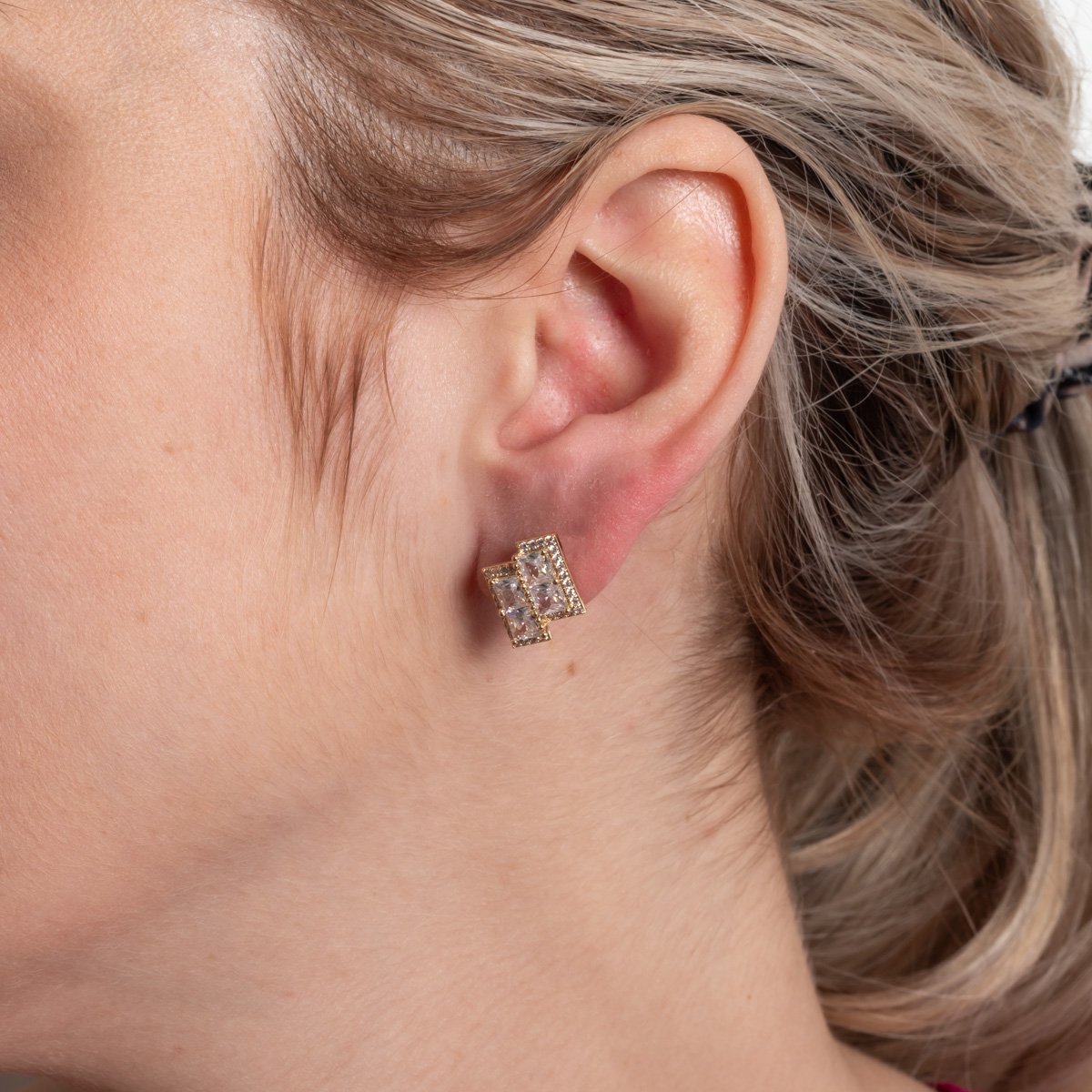 Brf-1413-Do Brinco Quadrado Cravejado De Zircônias Cristais.&Nbsp;