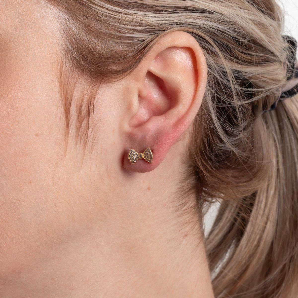 Brf-1445-Do Brinco De Laço Cravejado De Zircônias Cristais.